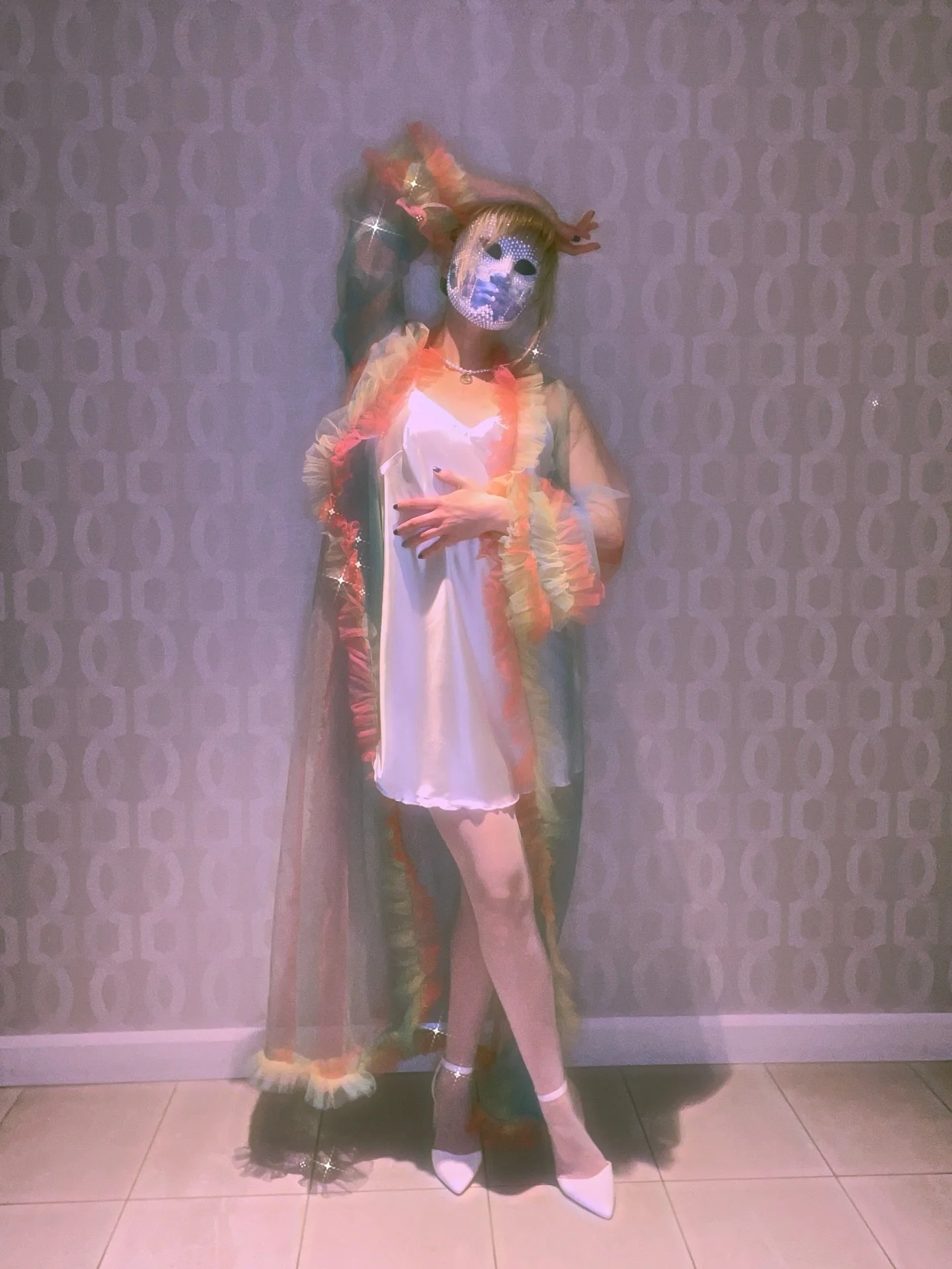 A Day at The Sutton Hotel - short film 🎥 - Tomorrow September 10/25✨
.
.
.
#maskedwoman #maskedgirl #dreamyfilm #vintagefilm #dreamcore #DreamcoreCosplay
#cosplay #skymoss #artfilm #surrealfilm #torontoartist #suttonhotel