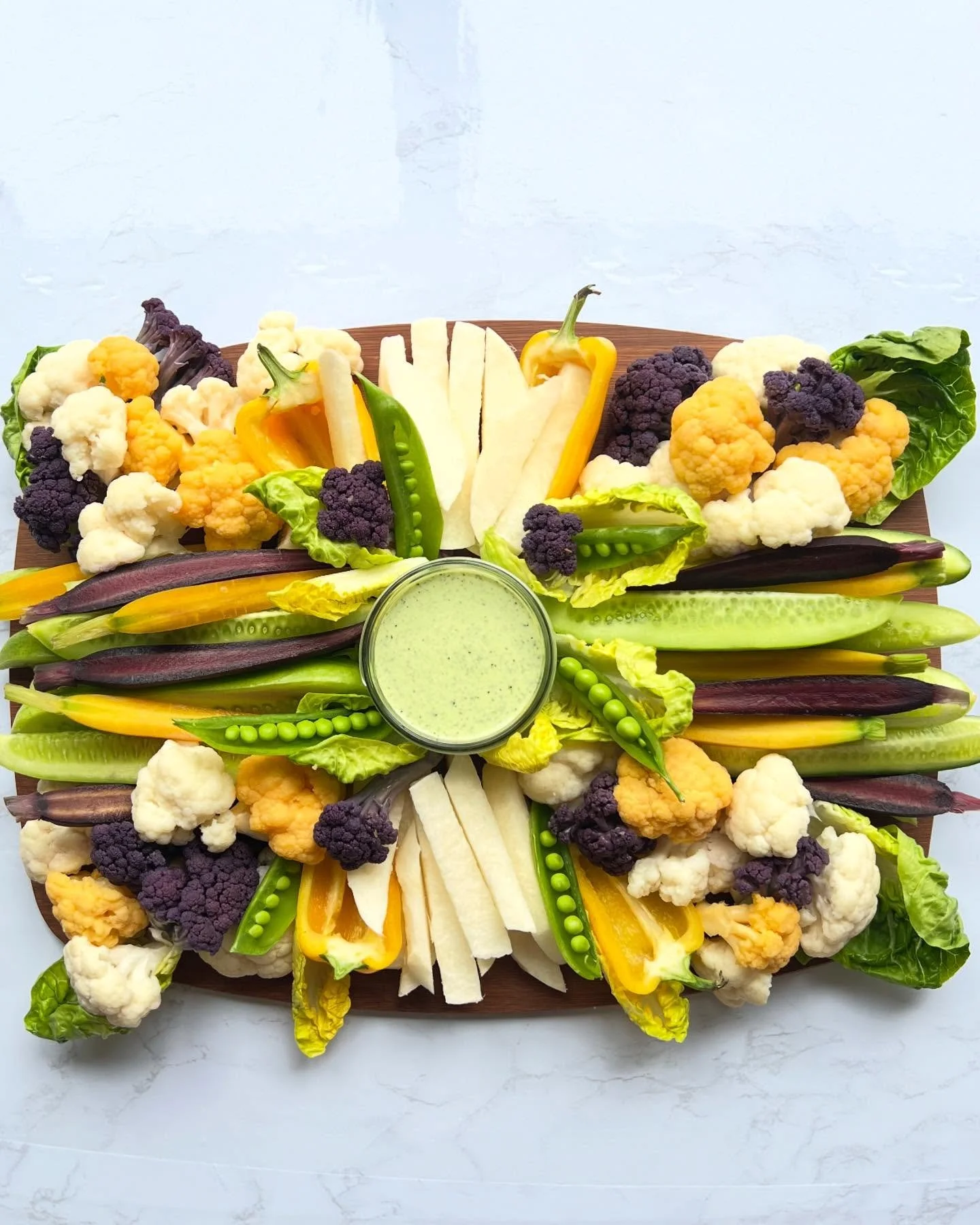 Happy Tuesday 🙂
.
.
.
#grazingtables #grazingtable #epicure #smallbusiness #blackownedbusiness #blackwomanowned #partyfood #appetizers #crudite #purple #graze #veggiesanddip