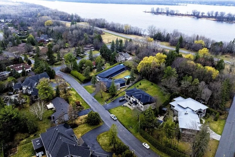 Rothwell Heights view of neighbourhood overlooking Ottawa River