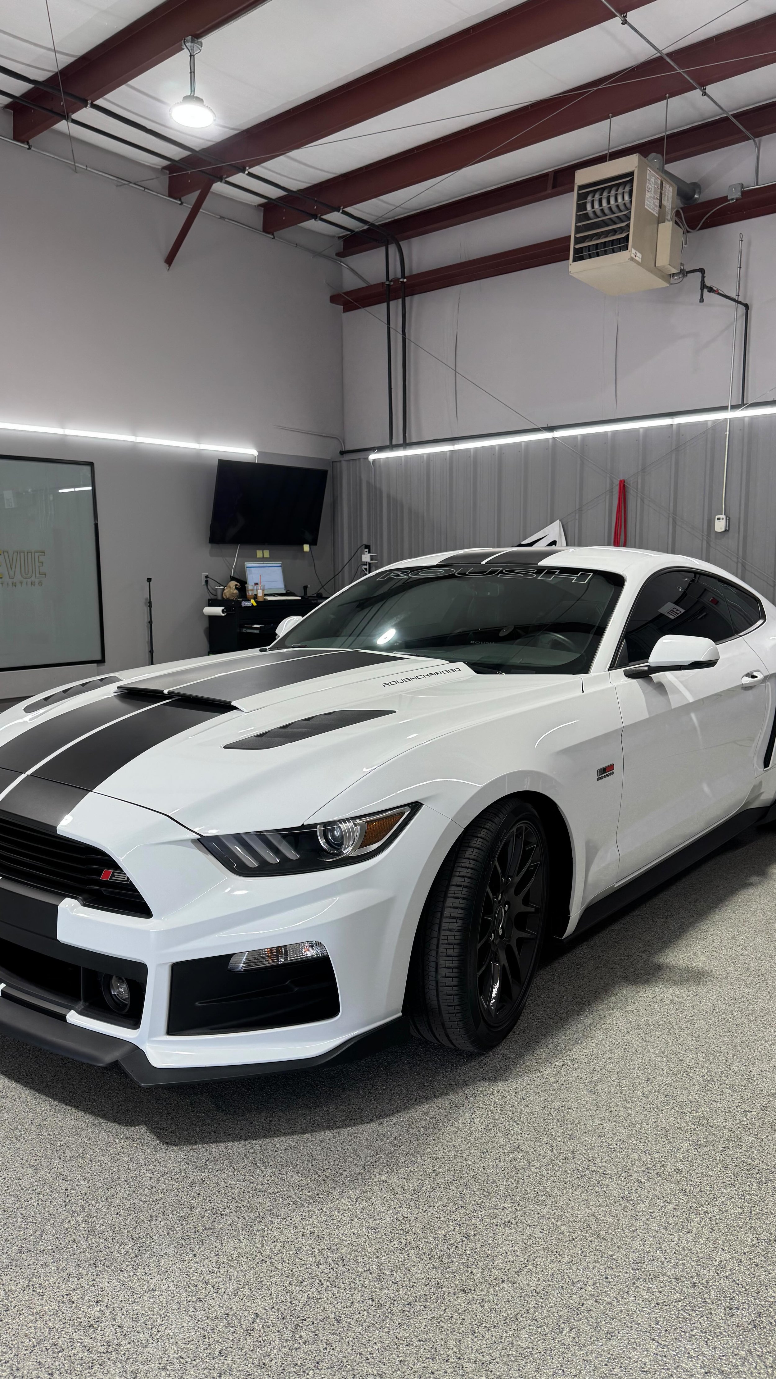 Blacked out and bold — this Roush Edition Mustang now wears 20% black ceramic all around 🔥
#rouschedition #mustangroush #windowtint #ceramictint #tintedwindows #mustangnation #supercharged