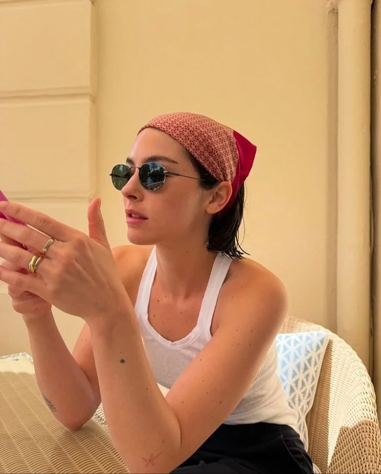 HUSH LOVES: The bandana is back - and no one&rsquo;s styling it better than @gracieabrams !
The singer-songwriter (and daughter of filmmaker J.J. Abrams) has mastered the art of effortless cool, pairing vintage-inspired accessories with modern minima