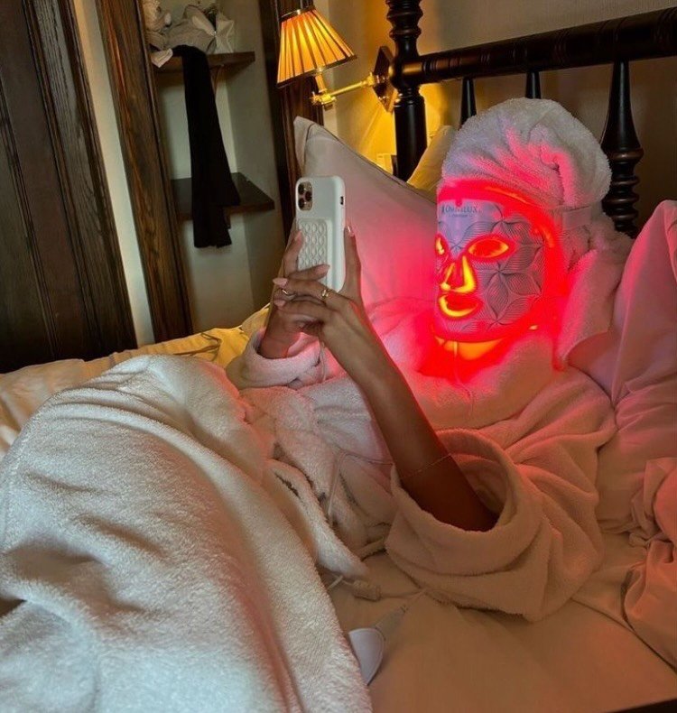 HUSH RETREAT: summer skin care moments 🧖&zwj;♀️🫧
A gentle reminder to care for your skin during the summer break. 🌞
Red light therapy has become our favourite glow-boosting ritual - and we&rsquo;re officially obsessed at HUSH.  #HUSH #redlightther