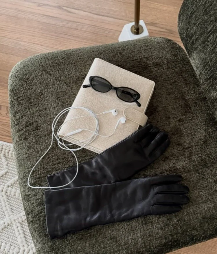 Elevate your style with @oscarwylee&rsquo;s Hailey Frame. 

#HUSH #OscarWylee #sunglasses #fashion