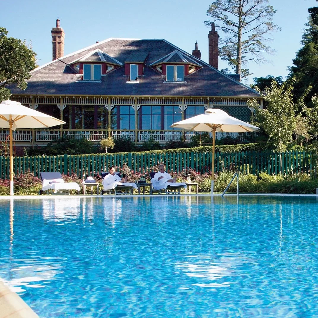 HOTEL HUSH: Dreaming of a luxe escape at @lilianfelsbluemountains 🤍 

Nestled in the heart of the Blue Mountains, this dreamy retreat is made for slow, indulgent getaways ✨

Think spa days, heated pools, sweeping Jamison Valley views and pure relaxa