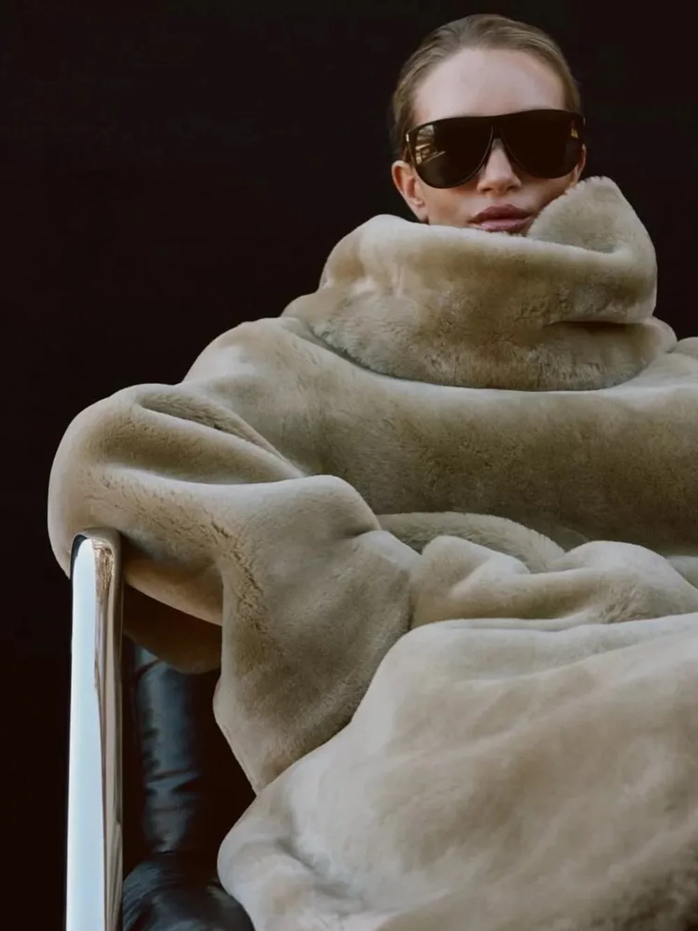 And just like that&hellip; June 1 is here ❄️

As Winter in Sydney officially sets in we expect more fur coats coming out and layering pieces back on rotation ❤️

#HUSH #Fashion #PR #WinterFashion #Fur