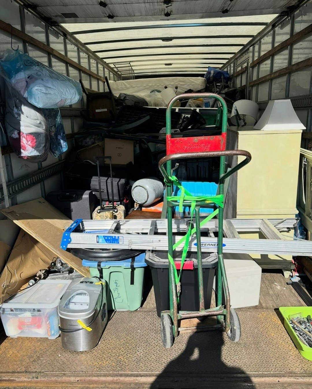 Where efficiency meets protection. 🚛🛡️
#QuickAndSafe #MoveSmart