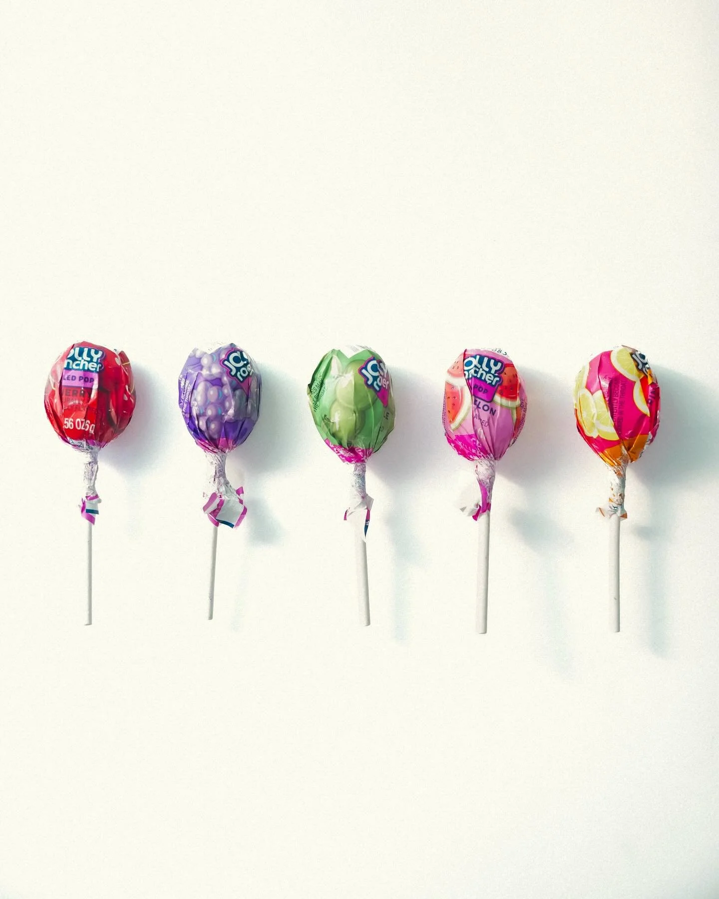 Come lick your lollipops! 😉
All new amazing flavors from America, we&rsquo;ve got watermelon 🍉 grape 🍇 cherry 🍒 green apple 🍏.
order form in bio! 
[ website coming soon! ]

📸 : @aaron.typ 

#explore #explorepage #lollipops #greatnessawaits