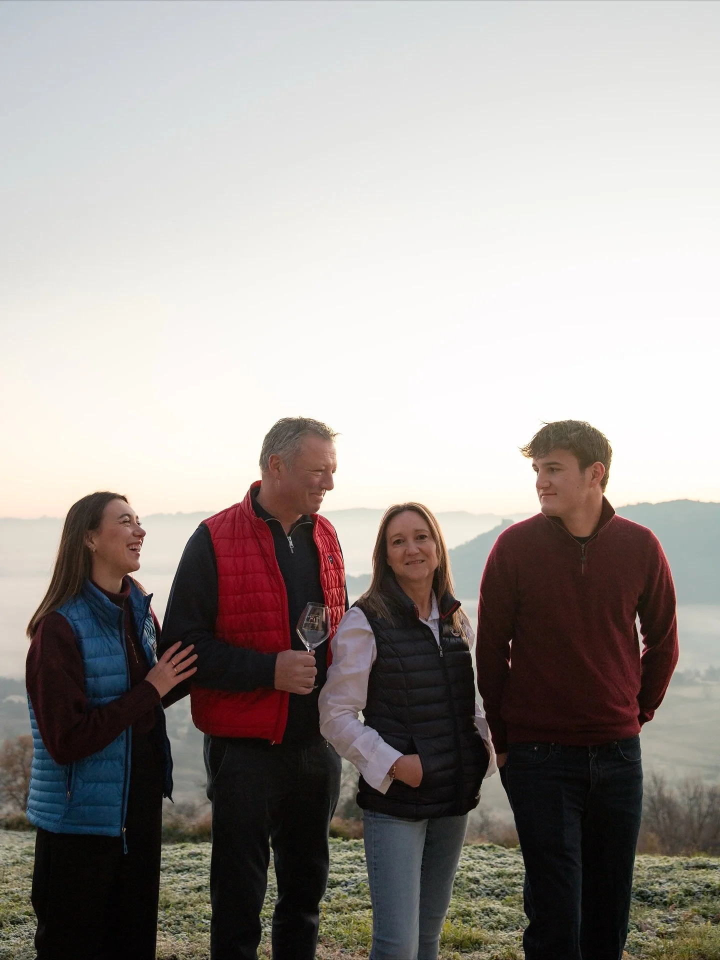 REPORTAGE PROFESSIONNEL 🍷

Quelques images gard&eacute;es bien au chaud, que je prends enfin l&rsquo;initiative de vous d&eacute;voiler ! L&rsquo;exploitation viticole @domaine_du_tunnel &agrave; Saint-P&eacute;ray a fait appel &agrave; mes services