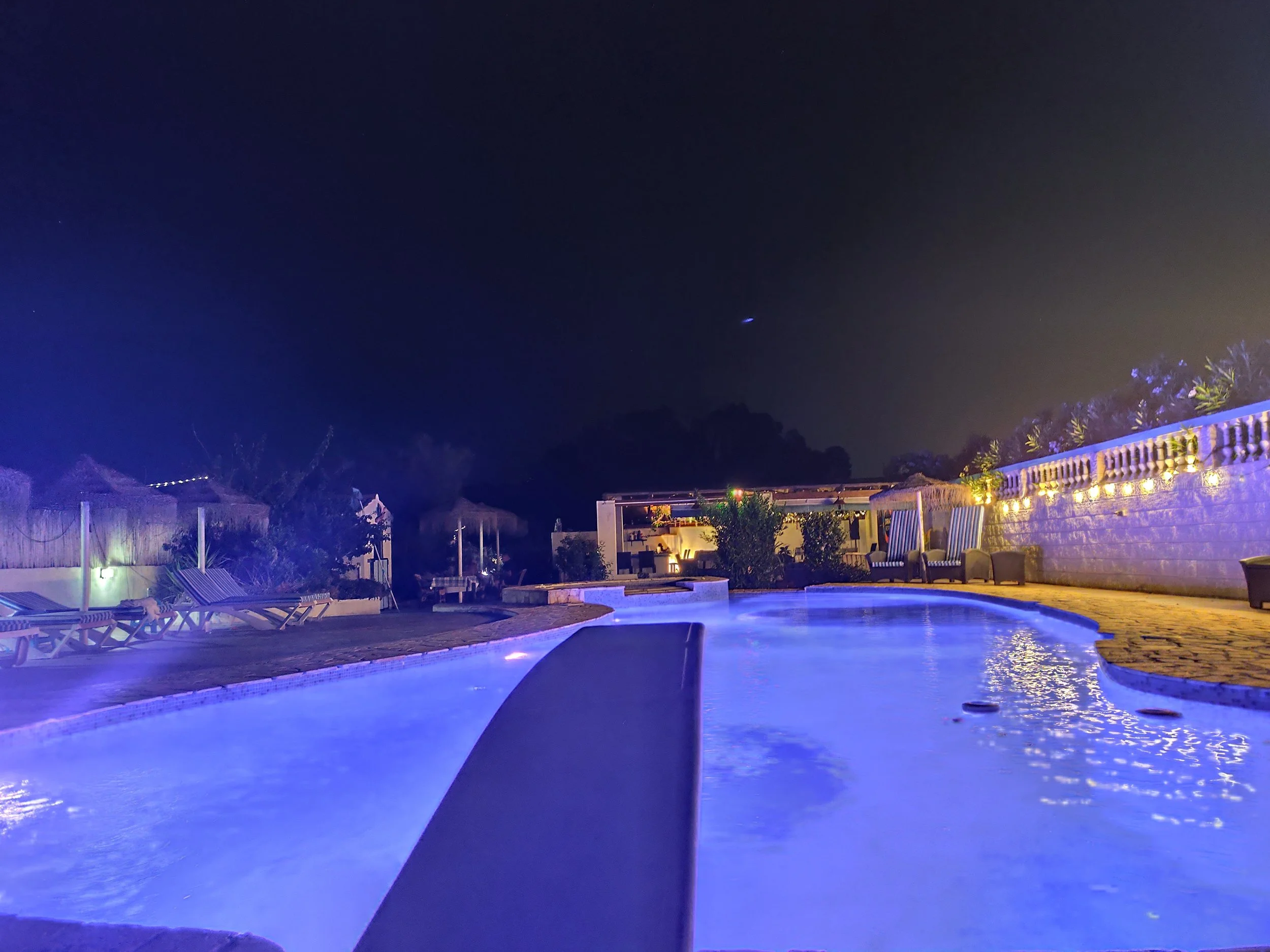 From the vantage of the plunge pool, the view opens up to vast Andalusian skies, stretching endlessly above. The sweeping horizon gives a sense of freedom and space, where the sunsets paint the sky in rich colours and the moon rises in quiet splendou
