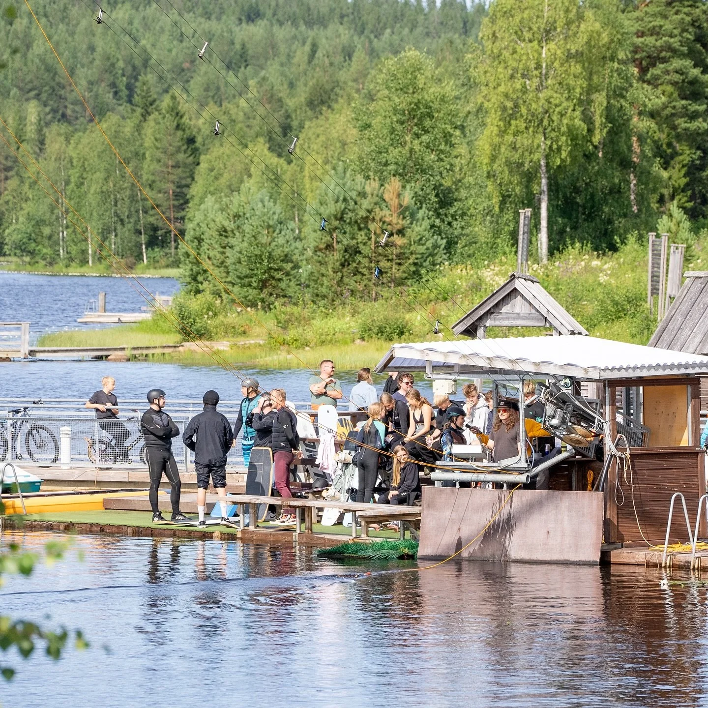 ISO kiitos yhteistyökumppaneillemme jotka olitte mahdollistamassa Sm-kilpailuja sekä upeita palkintoja tänä vuonna 💙🏄🏽 @hallawakepark @laguuniin @lappiskiteschool @omedrinks @ridenjoy_wake_park @wake_in_vuoksi @epopwake @roiske