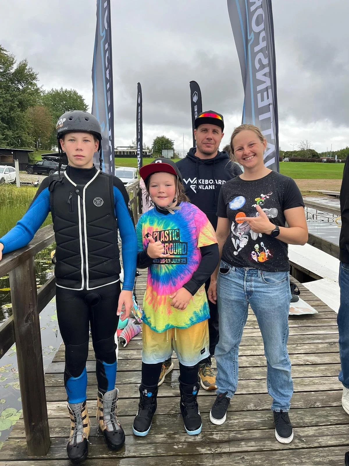 Waken Pohjoismaiden mestaruuskilpailut k&auml;ytiin viime viikonloppuna Fagersta Wakeparkilla Ruotsissa. T&auml;ll&auml; kertaa Suomea l&auml;hti edustamaan huikea kolmikko Meri, Peetu ja Milo.

Kisat meni suomalaisittain upeasti sill&auml; Meri skei
