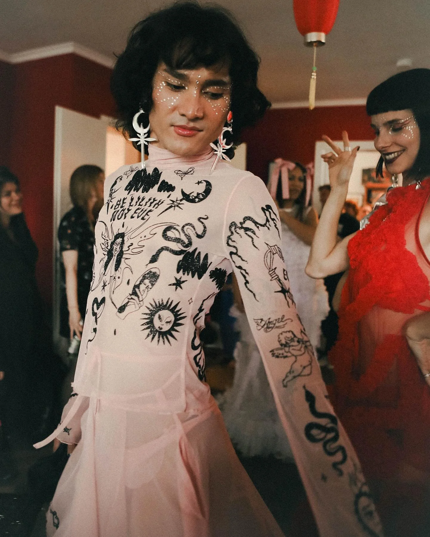 Feeling so honored that @alvandi.w was part of this adorable little fashion show. You absolutely slayed it, queen! 👑💖🔪🖤 Thank you from the bottom of my heart for being a part of this!💘

I can&rsquo;t decide which photos are the best from @tine.o