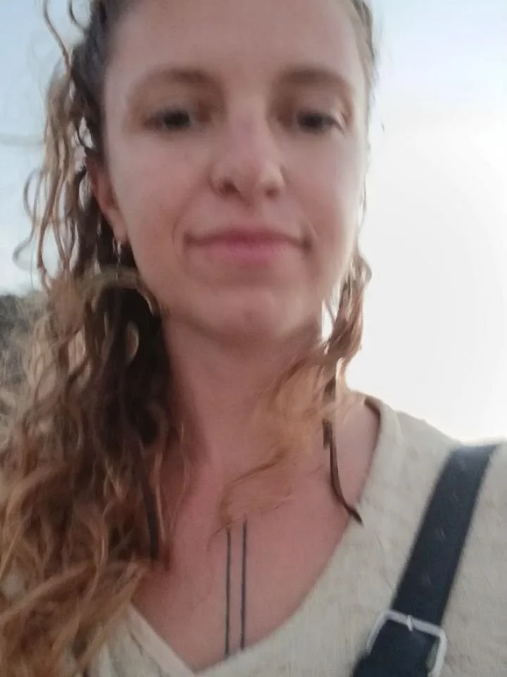 Love my work and my people 🤩
You fuel my creativity and push me to express even more.
Big thanks to everyone who shows up here with bold, joyful, and sincere presence. You inspire me to live fully.

I love creating and sharing these little moments.
