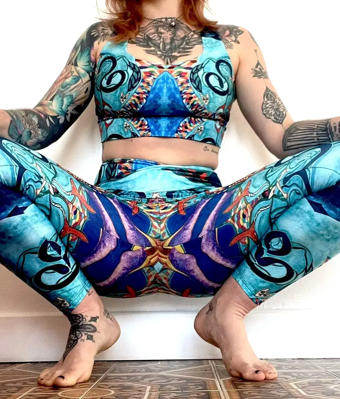 art-on-clothes-verena-franzetti-artiste-leggings-details-inner-leggs.webp