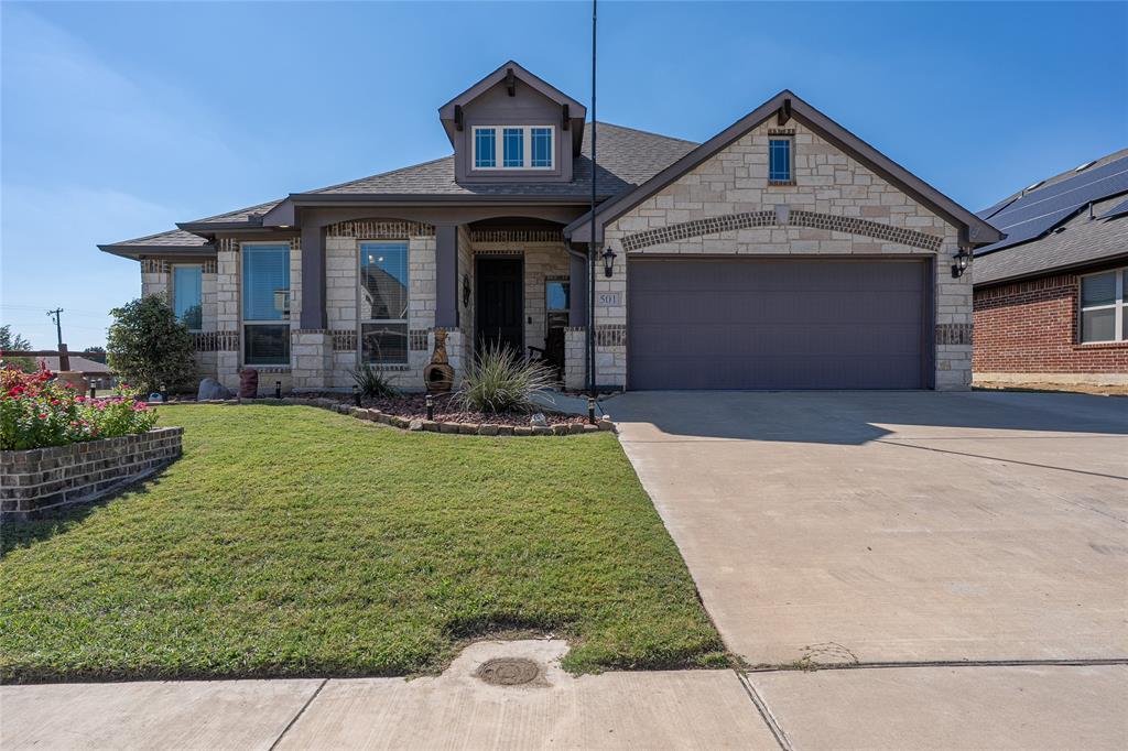 501 Lakeview Front.jpeg