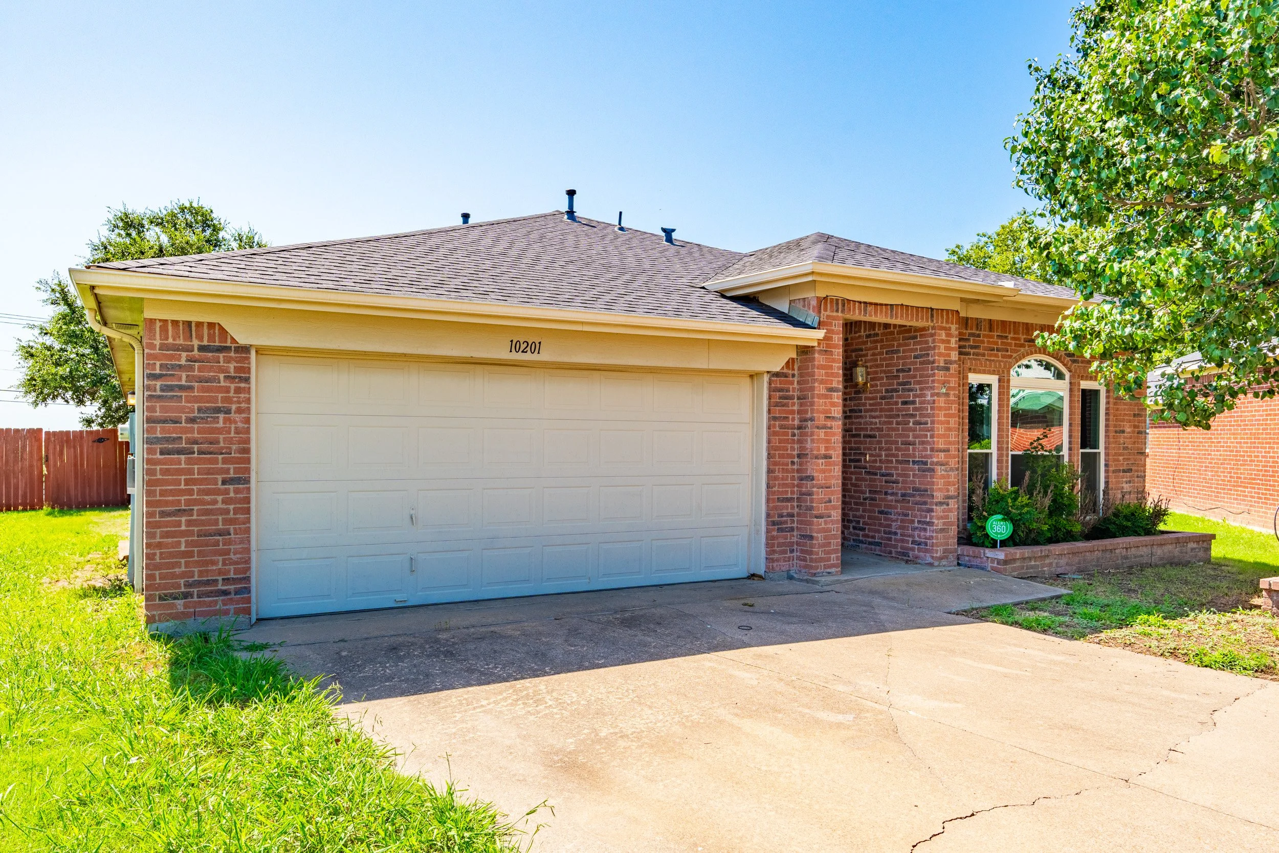 10201 Eureka Springs Ct-03.jpg