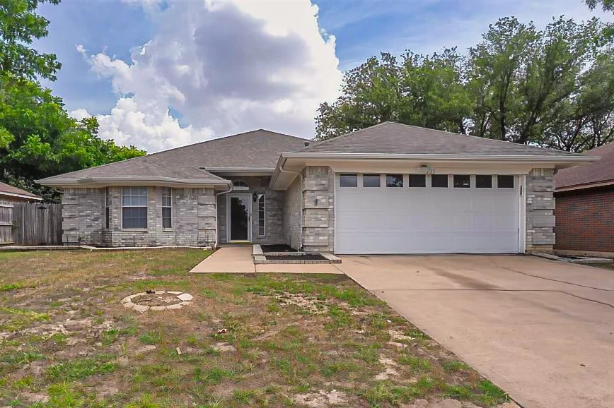 733 Windridge Front 1.jpeg