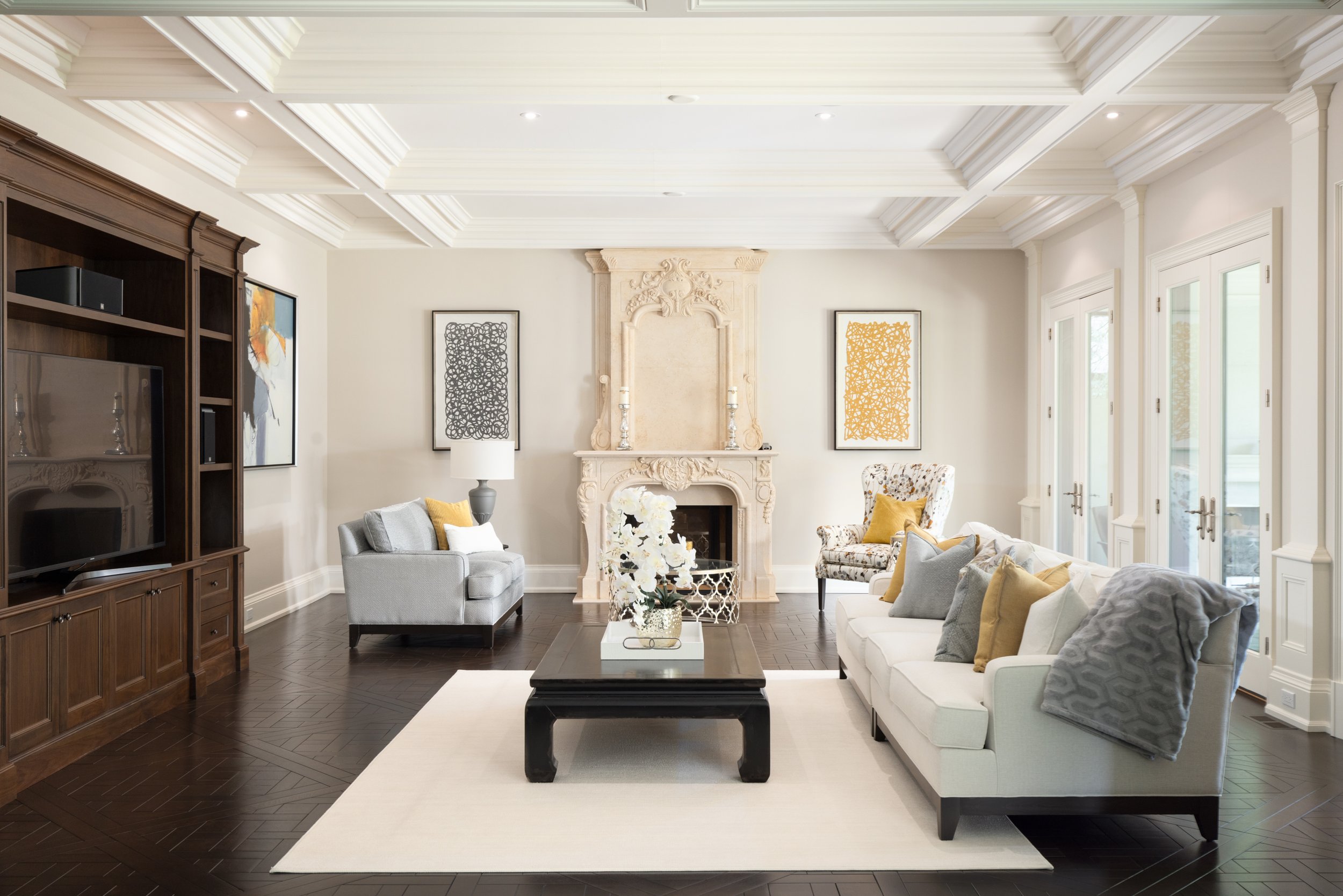 218 Chartwell Rd - family room.jpg