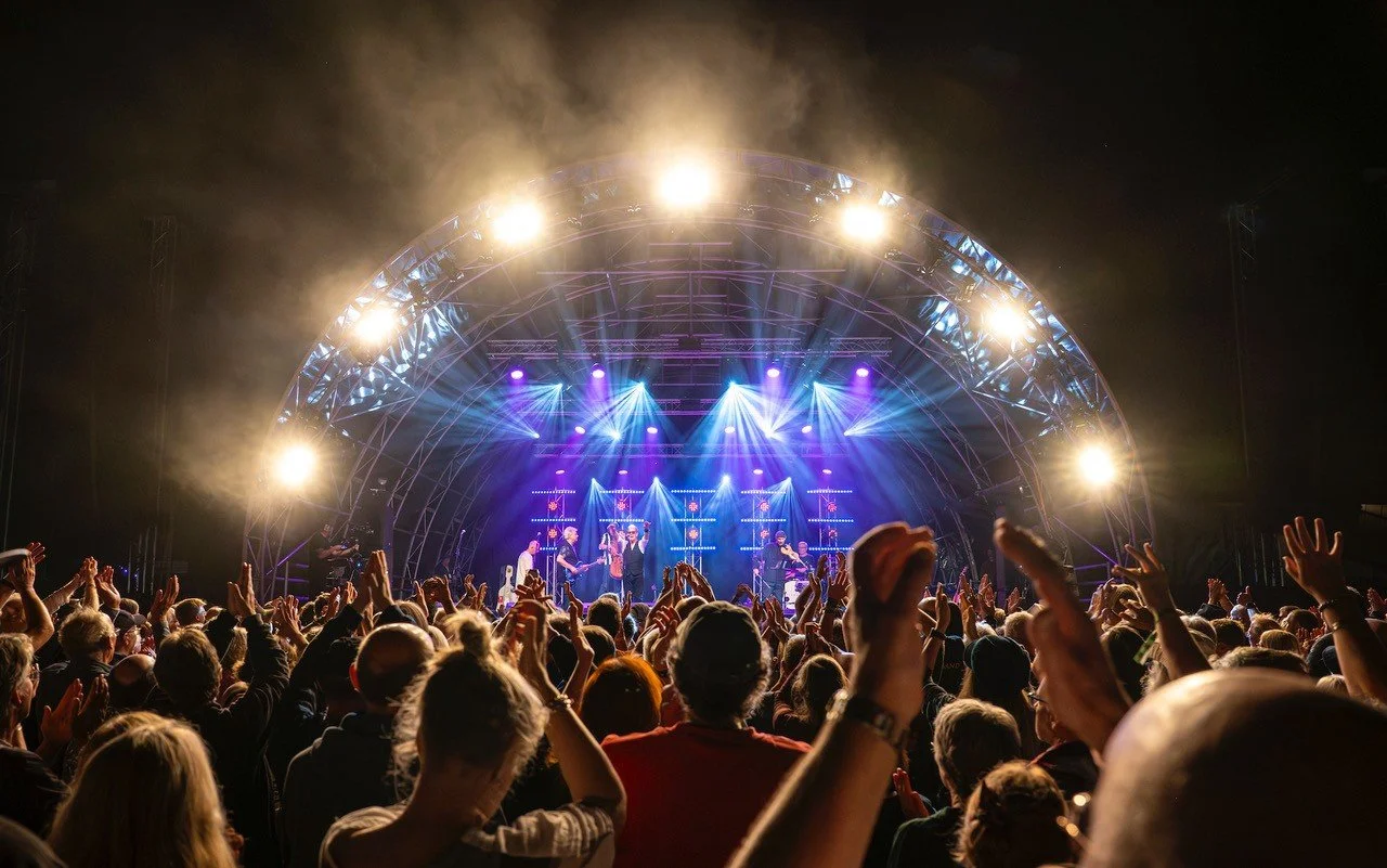 Shrewsbury-folk-main-stage-artist.jpg