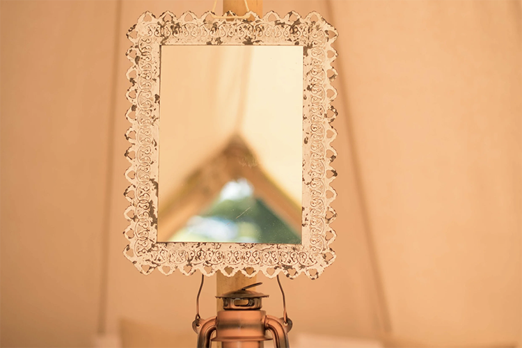 deluxe-bell-tenf-hanging-mirror.png