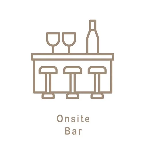 Onsite Bar – drinks and cocktails at the glamping site