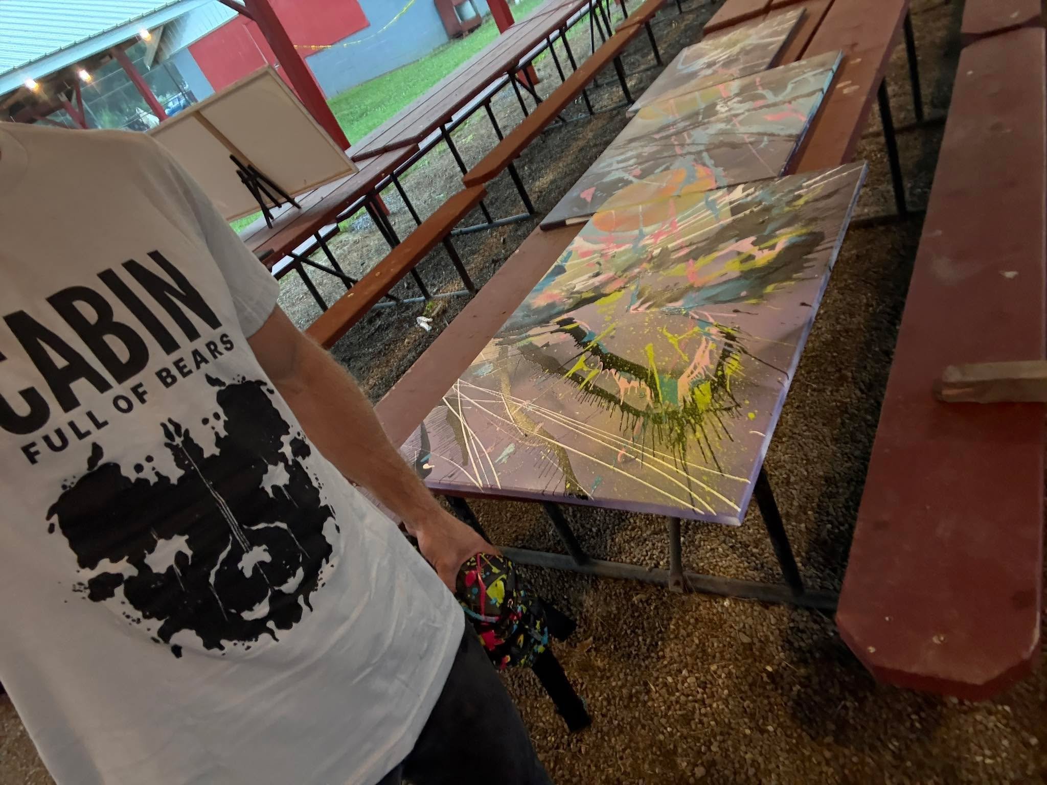 Setting up the art for day 2 🙂
Set of music right before noon, the a day of talking music, painting, and life. 😊