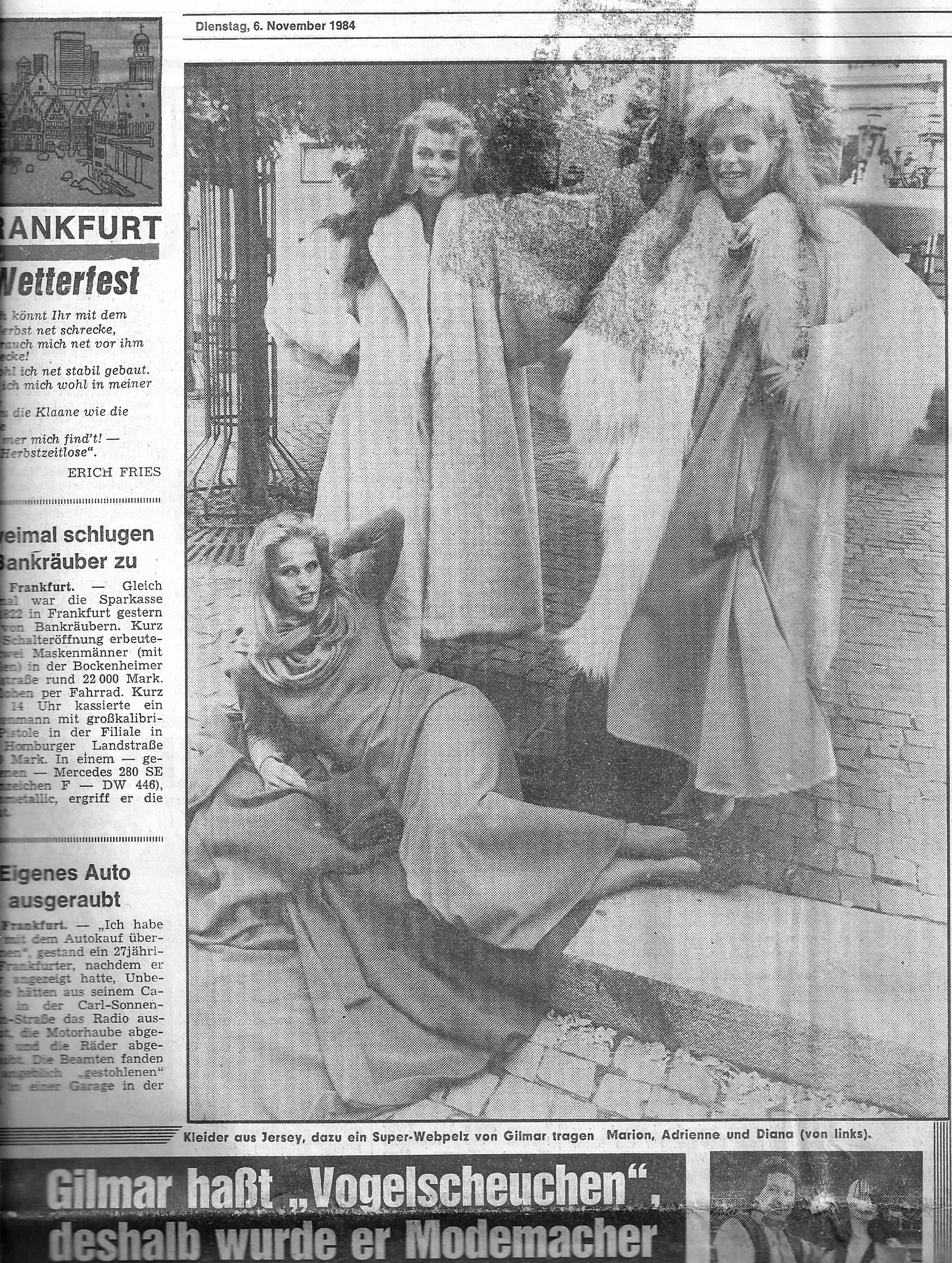 Alte Zeitungsseite mit Schwarzweißfoto von drei Frauen in eleganter Mode aus Jersey und Pelz, datiert auf Dienstag, 6. November 1984. Die Frauen posieren draußen, zwei stehen und eine sitzt. Der Text beschreibt die Kleidung und die Designerwahl. Über