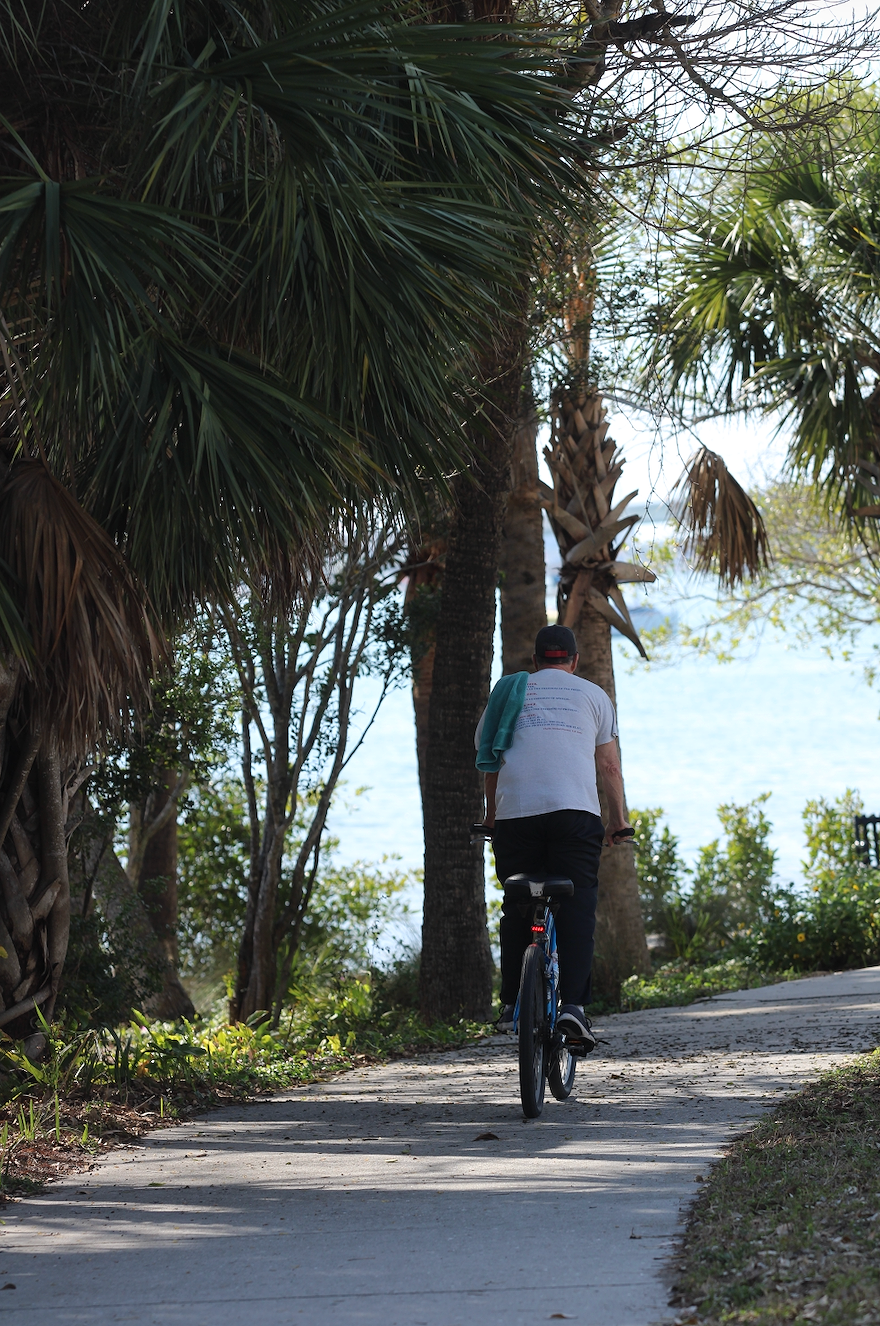 Eva Engel, The Moments We Leave Behind: Human Loneliness #3, Canon EF 70-200mm, 2026