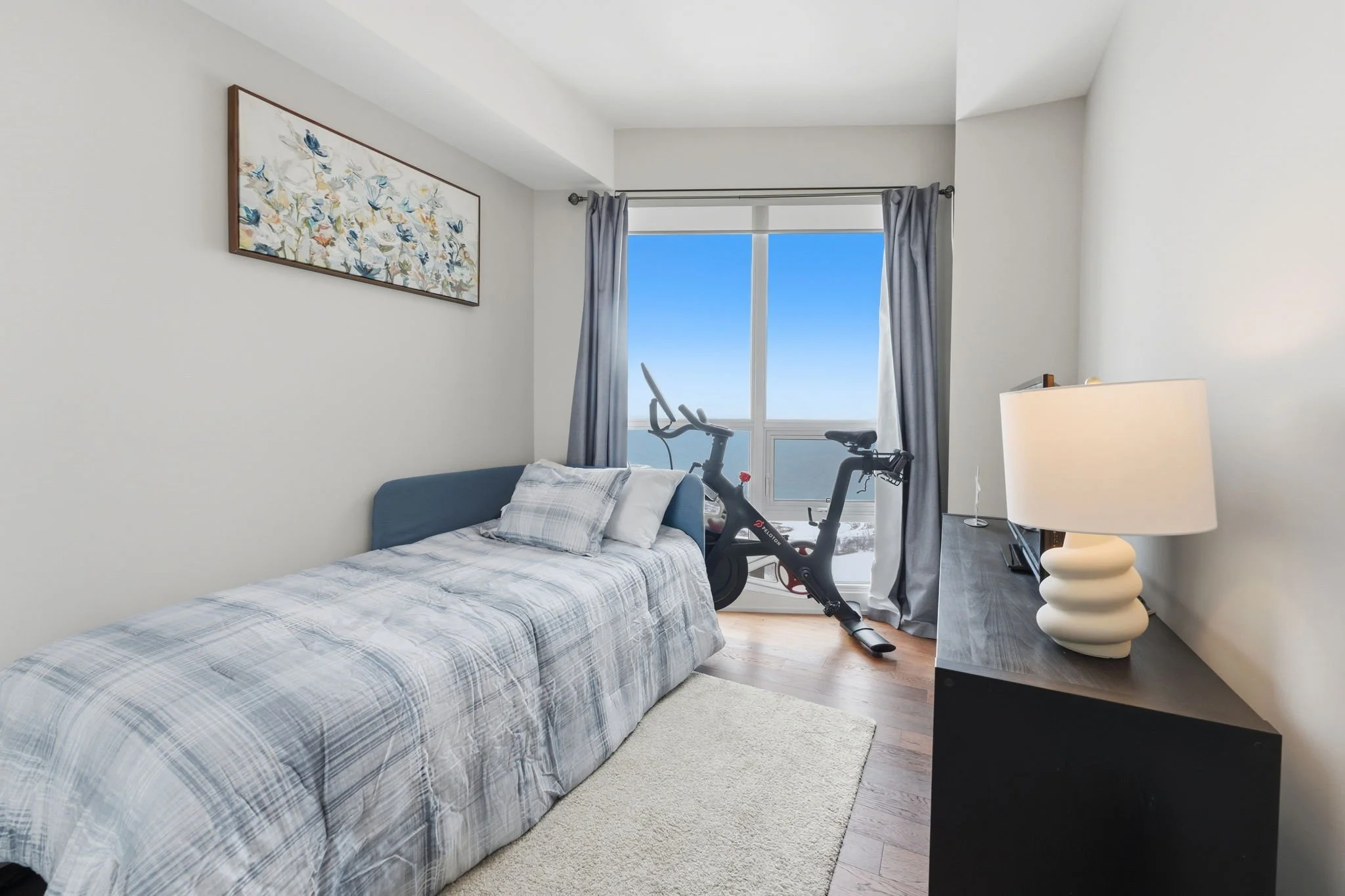 Second bedroom with lake & CN tower view