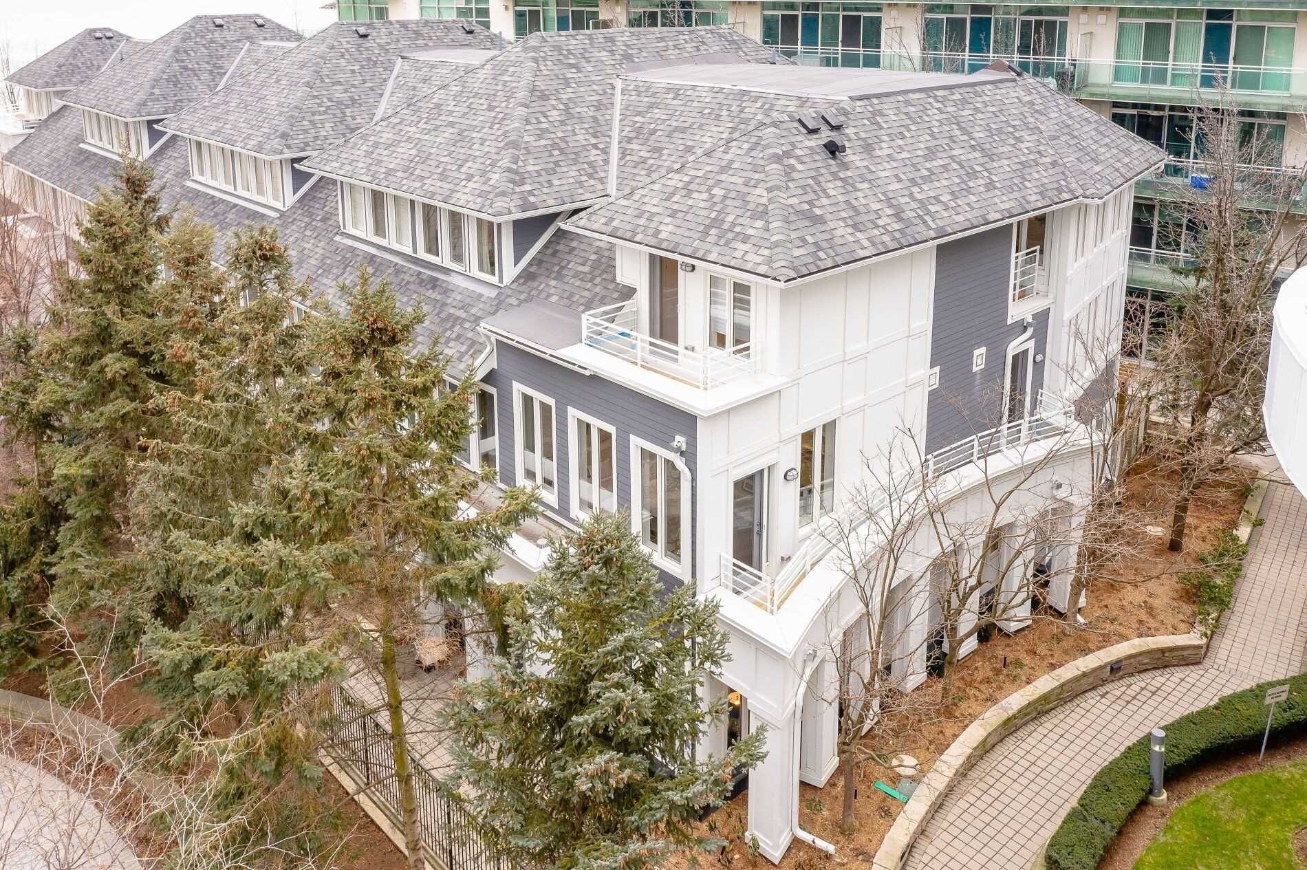 Humber Bay Shores Townhouses: Waterfront Condo Townhomes You Might Not Know Exist