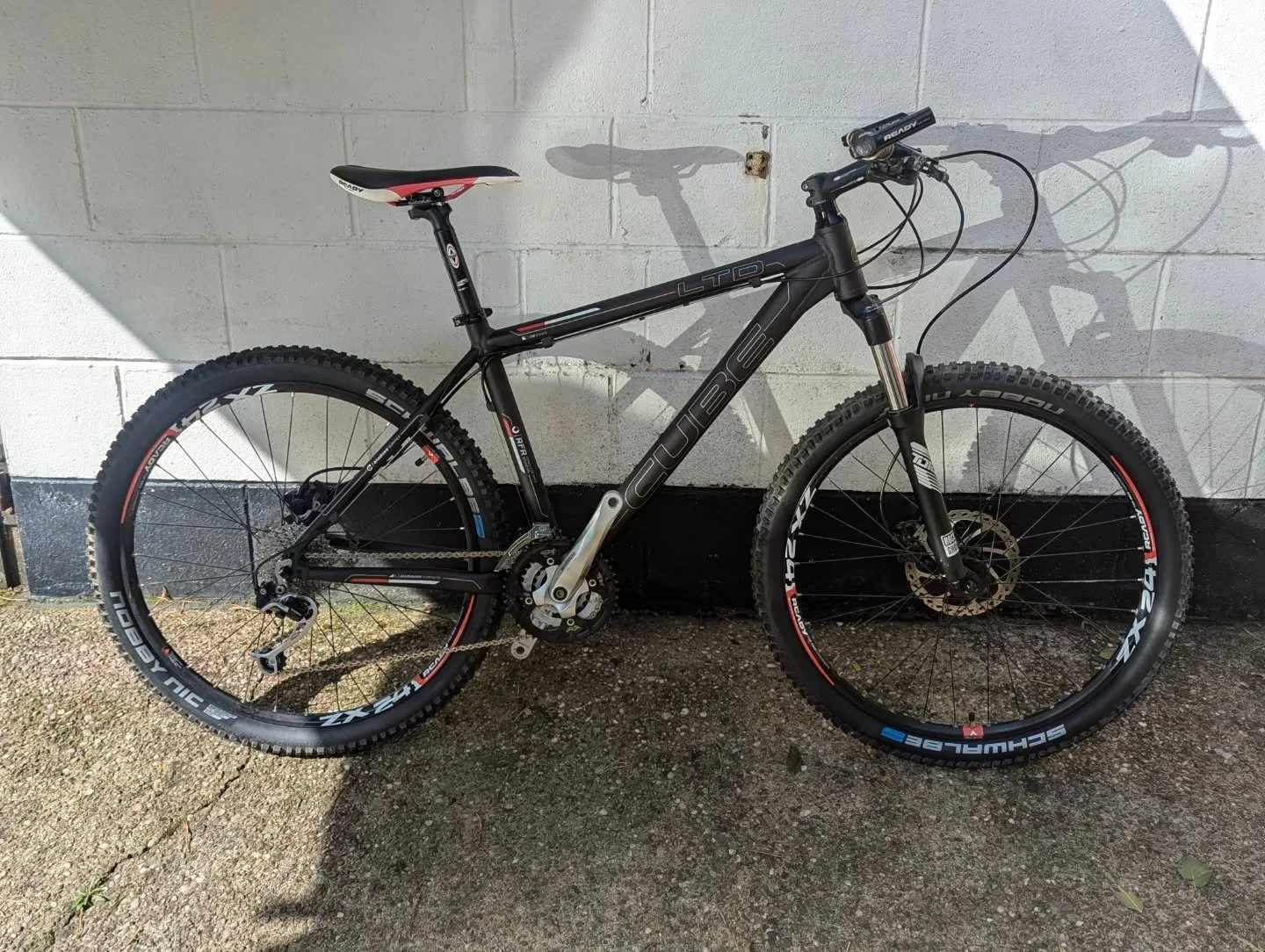 Teardown service on this lovely Cube MTB. Big spec in its day this! Video coming soon.
.
.
.
#bikerepair #bikemechanic #mtblife #mtb #cube #26inch #shimano