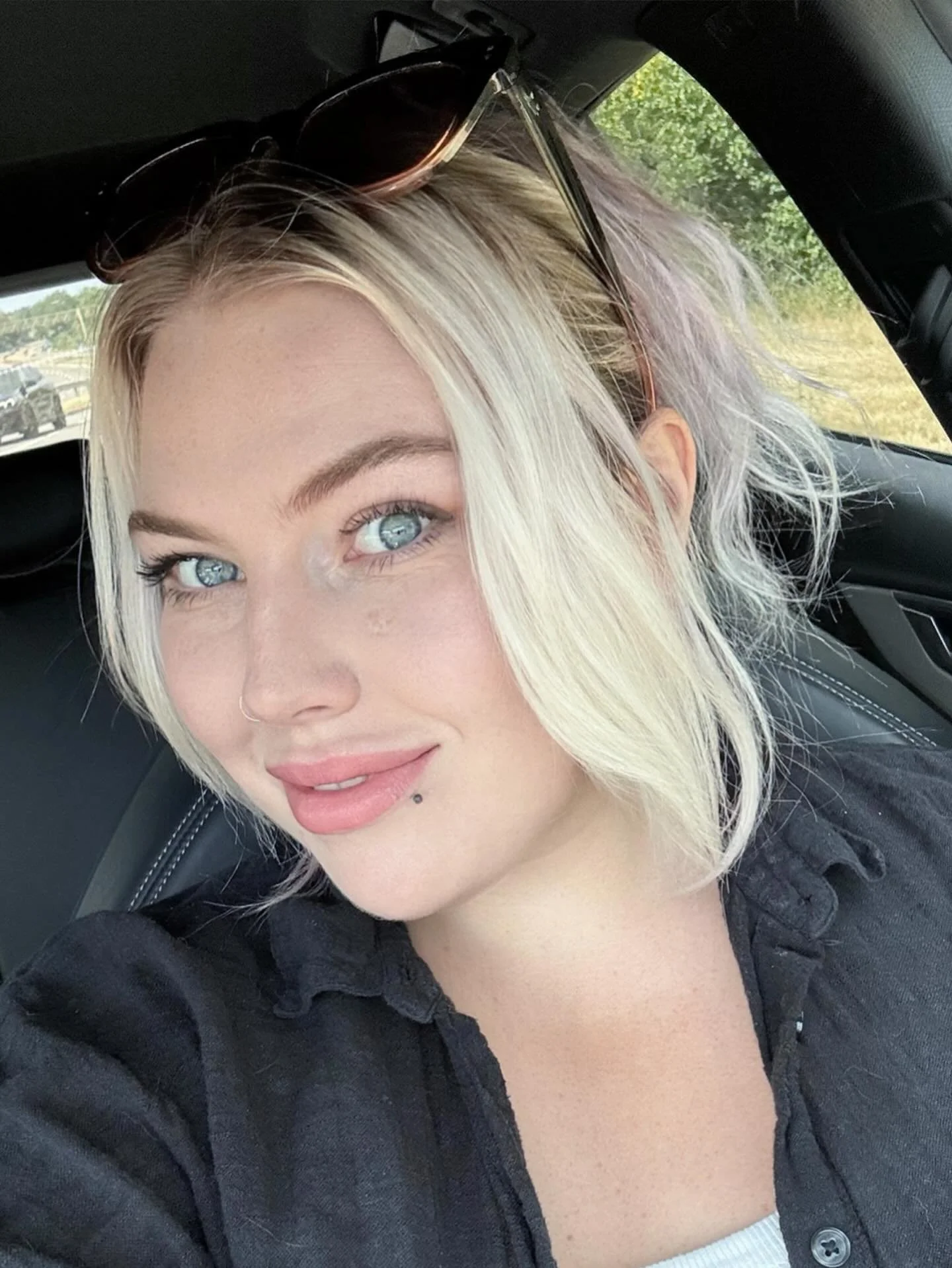 Been back at home and back to work for a week now - it's been very chill and mostly involved hanging out with these two. 

#cats #kitties #cat #home