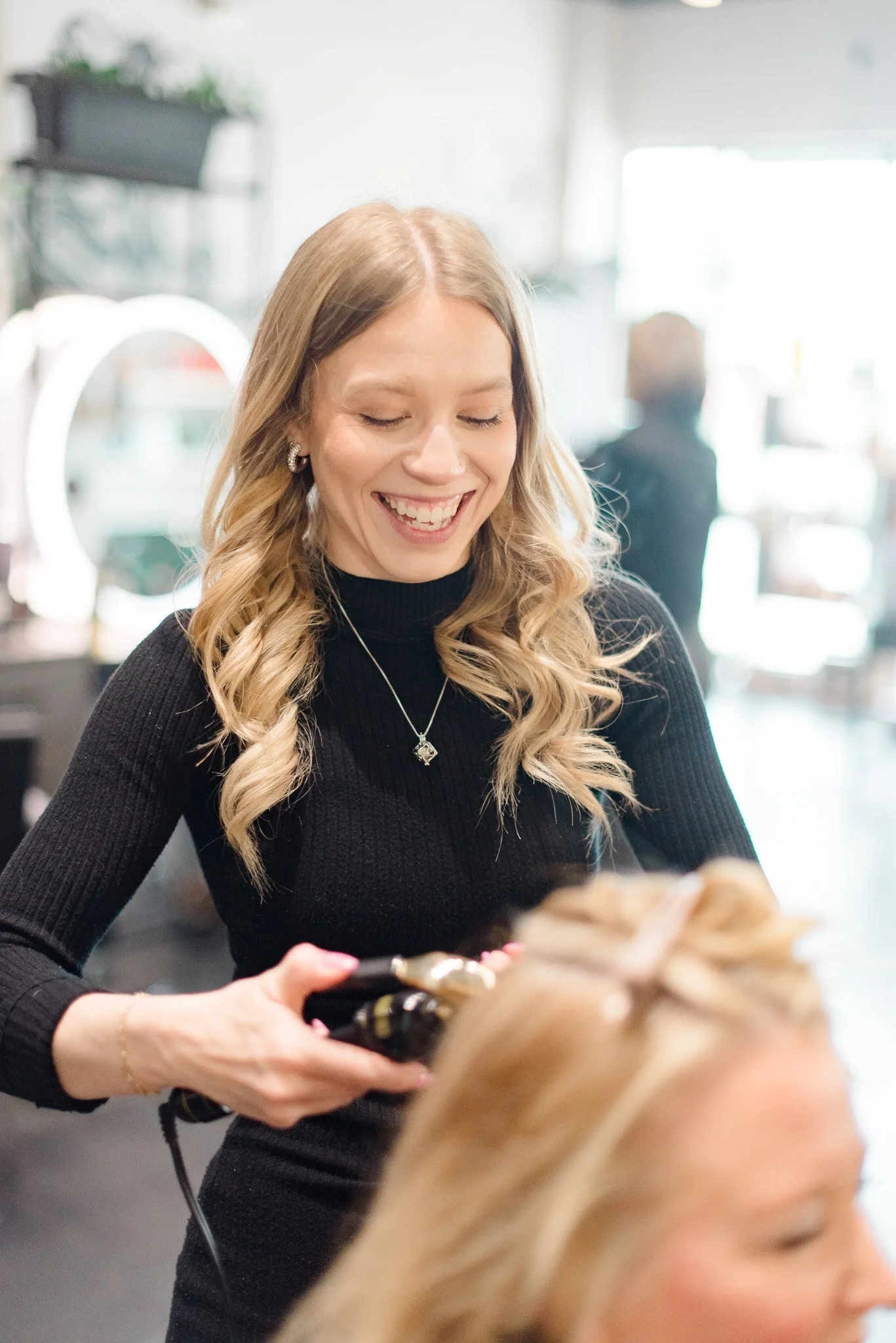 Experienced Hair Stylist