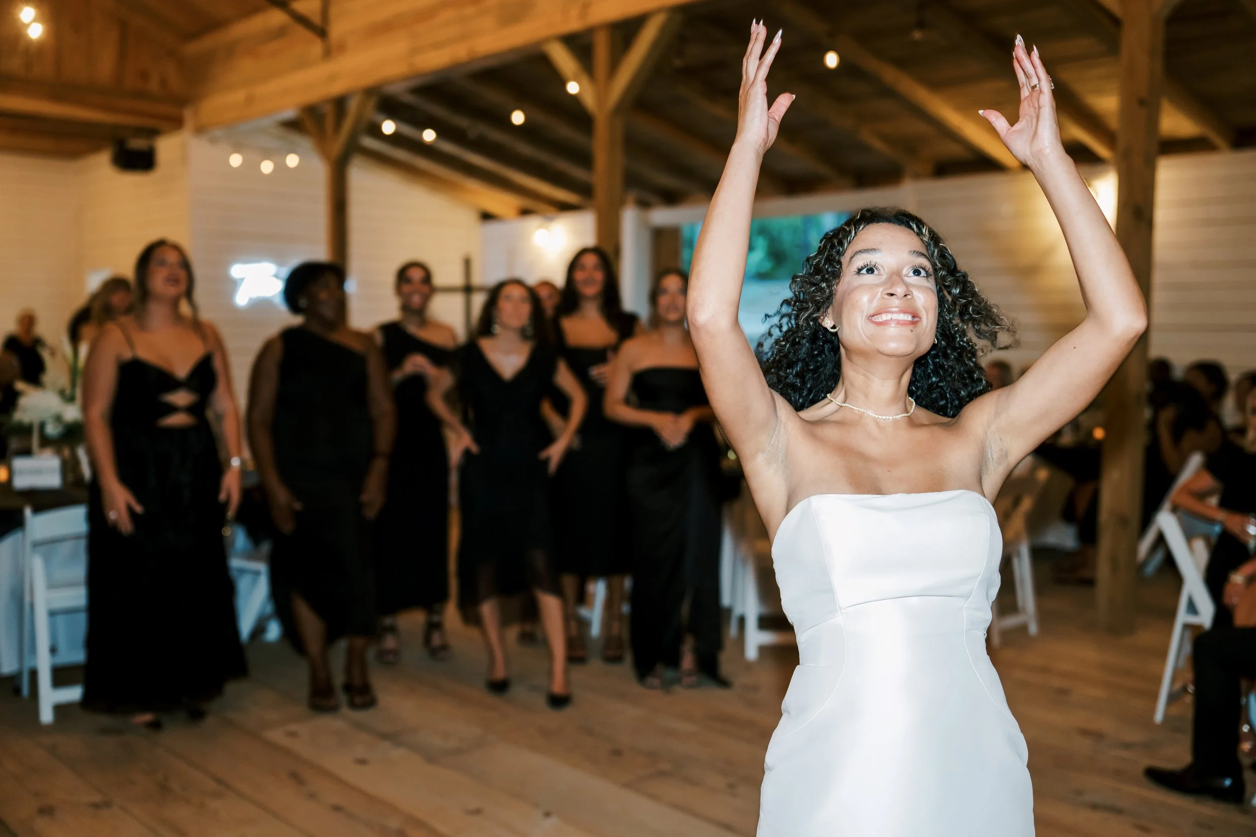 alexis bouquet toss.jpg