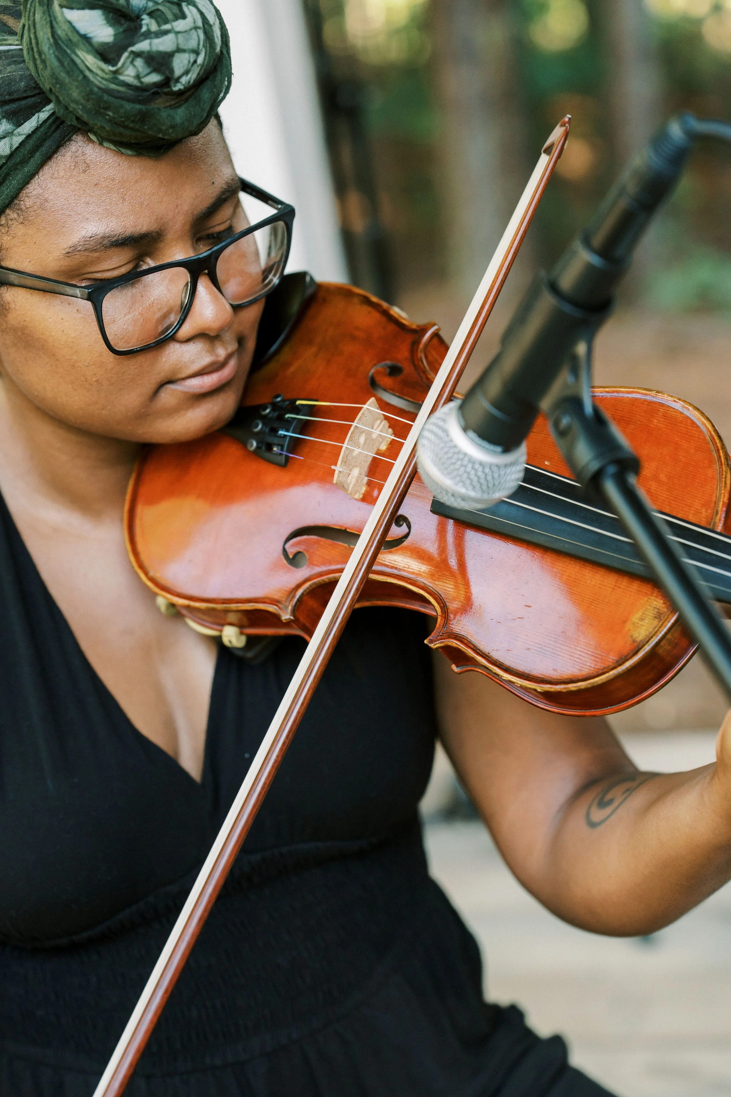violinist upclose.jpg