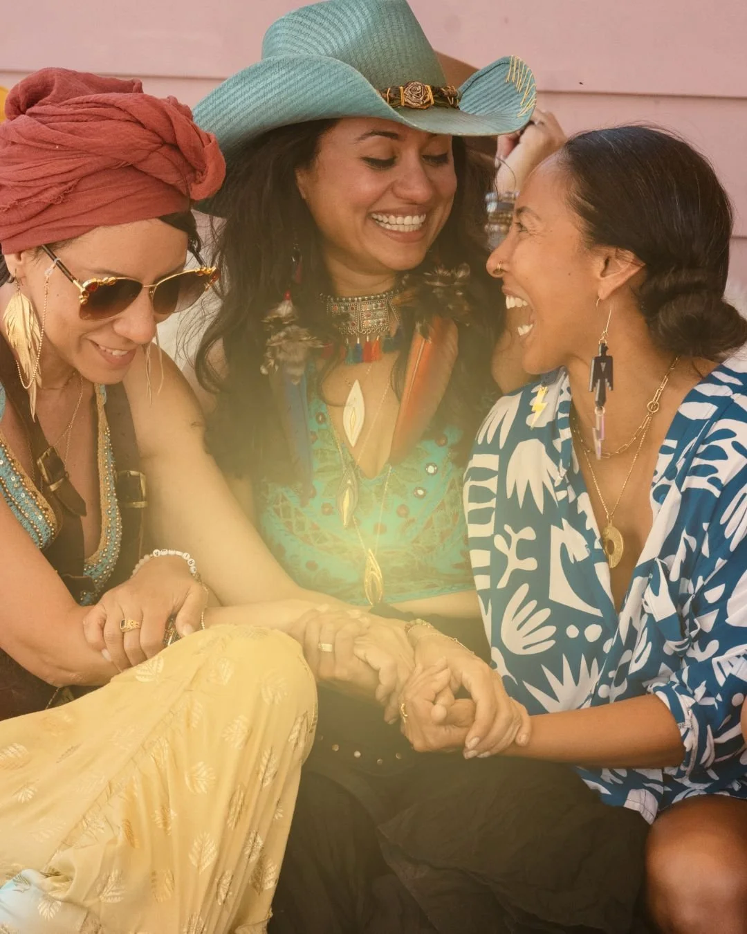 #GoldDustWomxnVI was filled with the kind of laughs that make your face hurt and your heart full. 

What lady makes you laugh till it hurts?

#laughterismedicine💫💛