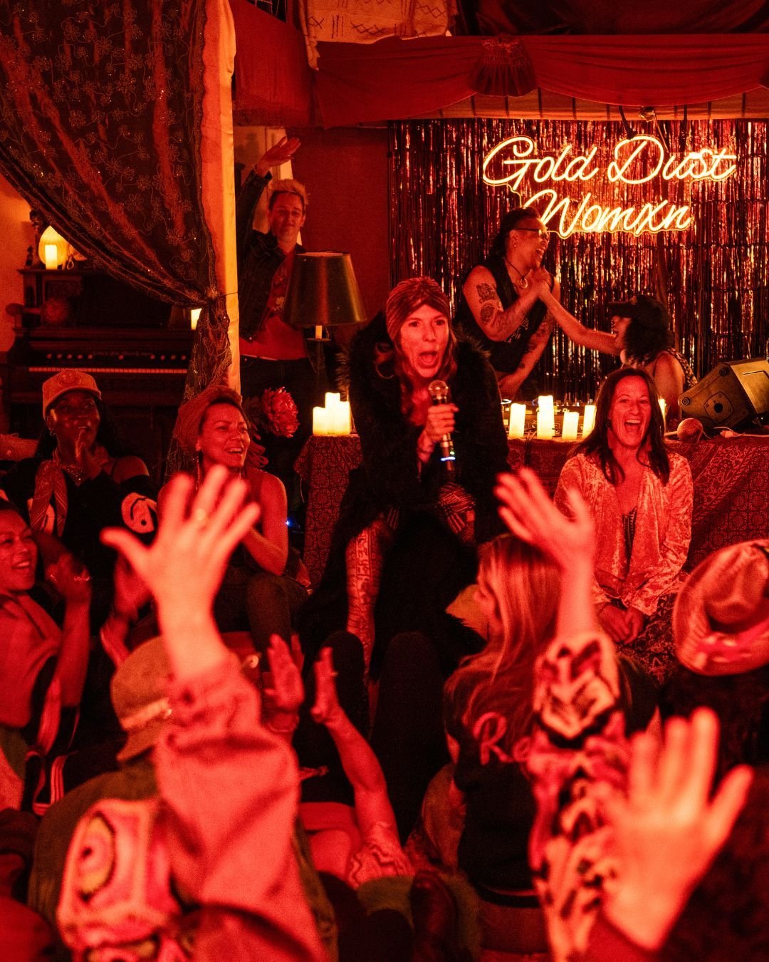 Our opening circle sets the vibe and IGNITES us all! 🪩💫
Don&rsquo;t miss the next one &mdash; join the hive, bring your sparkle, and feel the magic. Join our mailing list!✨💛 #GoldDustWomxn

📸 @roshi_littlelight