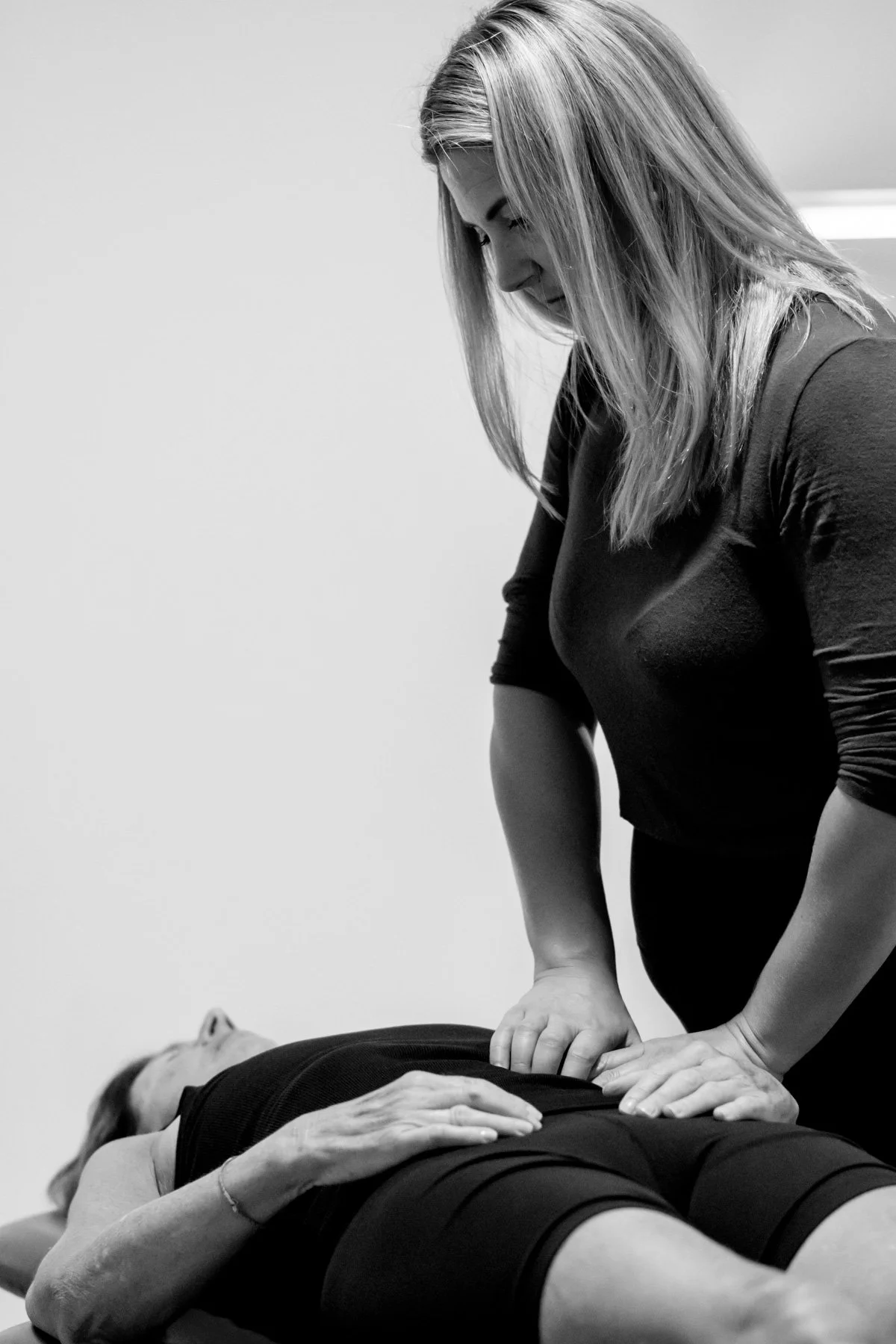 Healing Diastasis Recti: Do’s, Don’ts & Gentle Core Rehab Strategies
