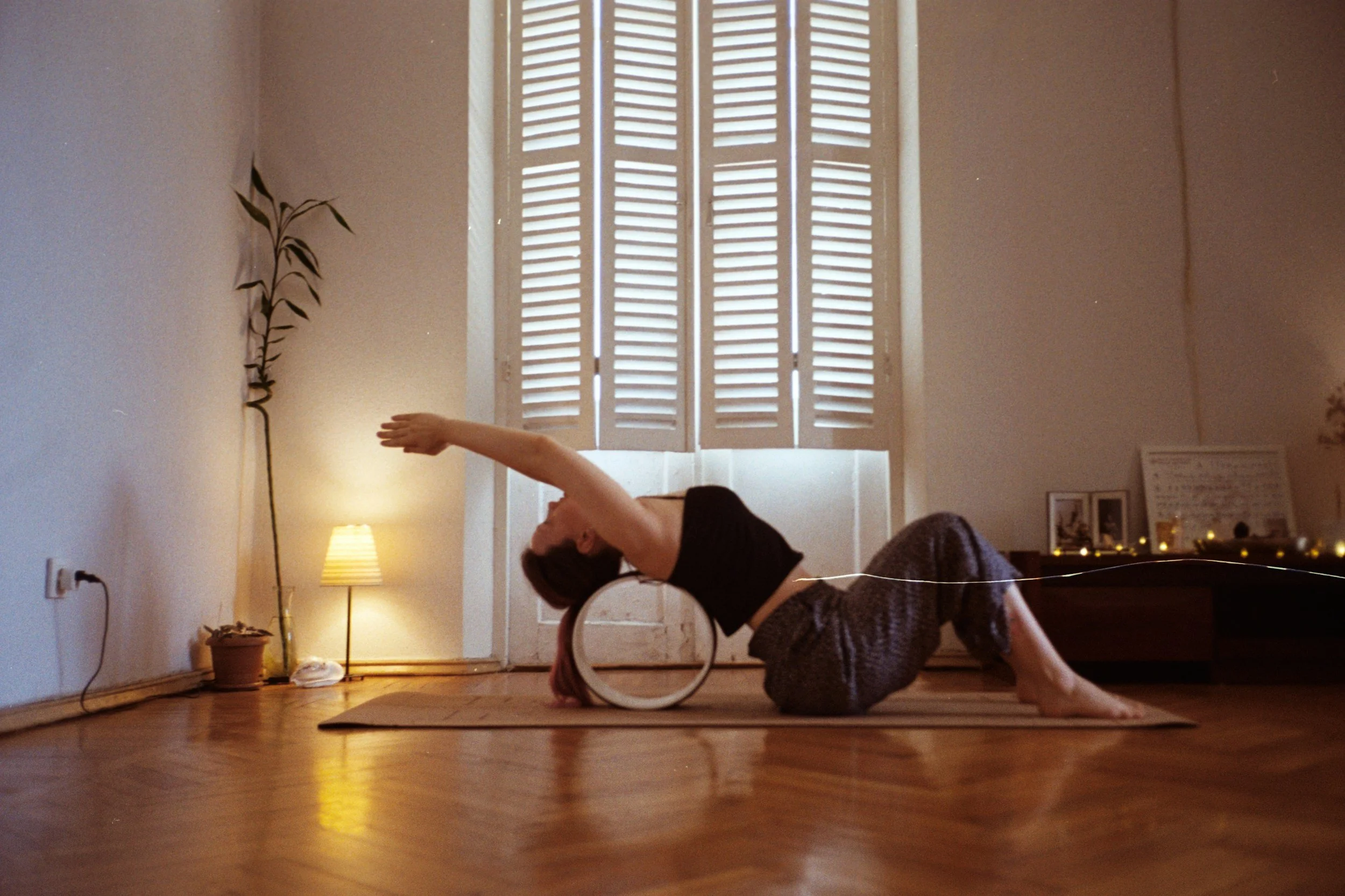 Why Your Upper Back Matters More as You Age (And How It Affects Your Shoulders, Posture &amp; Pain)
