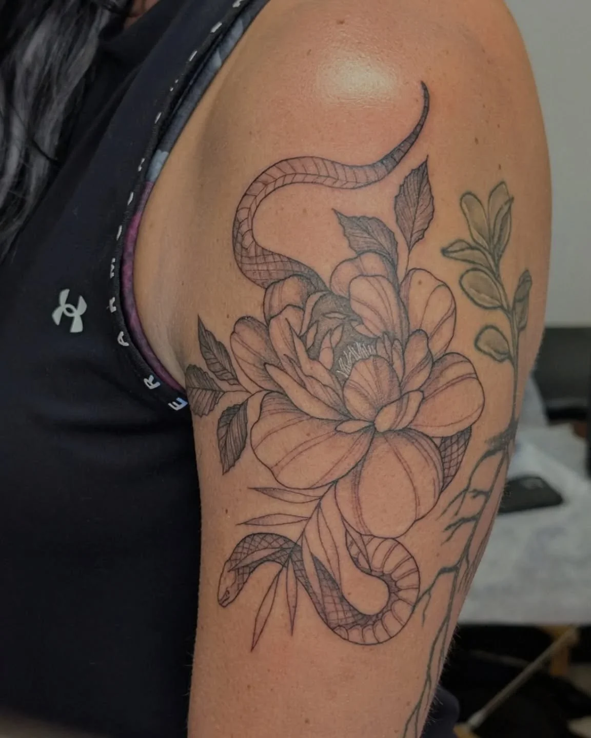 My wishes came true for more snakes! 
Send me your floral ideas I'm in love and would kill for more.

#Lethbridge #lethbridgealberta #tattoo #tattooidea #tattooapprentice #tattoolethbridge #yqlsmallbusiness #yql #yqltattoo
Tattoo done using
@dynamicc
