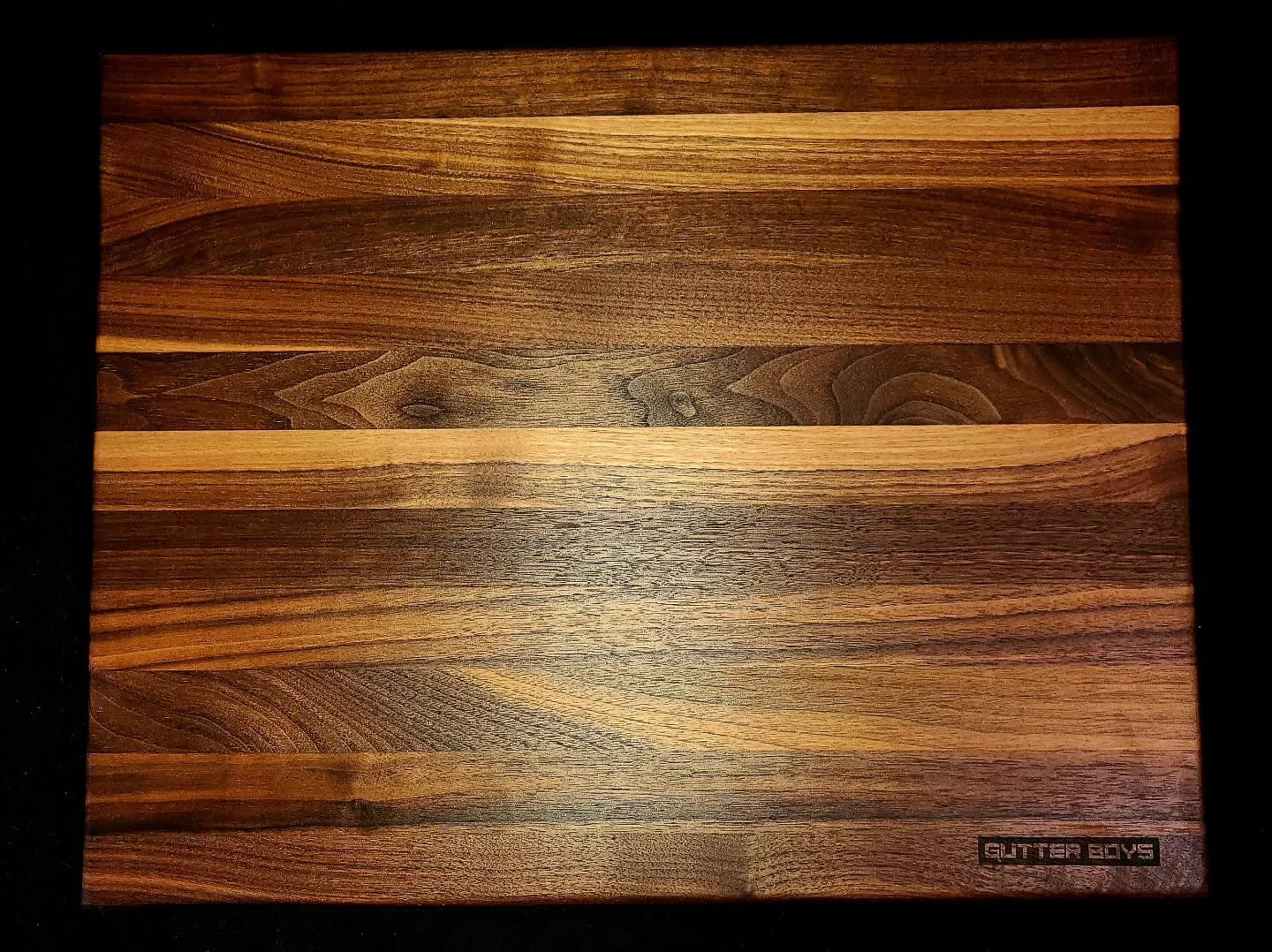 My last project of 2025 and first finished product of 2026, for Jeff, founder of @gutterboysnj 
.
Jeff once told me he's a "meat and potatoes" type of guy, so what better way to prep them than on this beast of Walnut board
.
Black Walnut 20