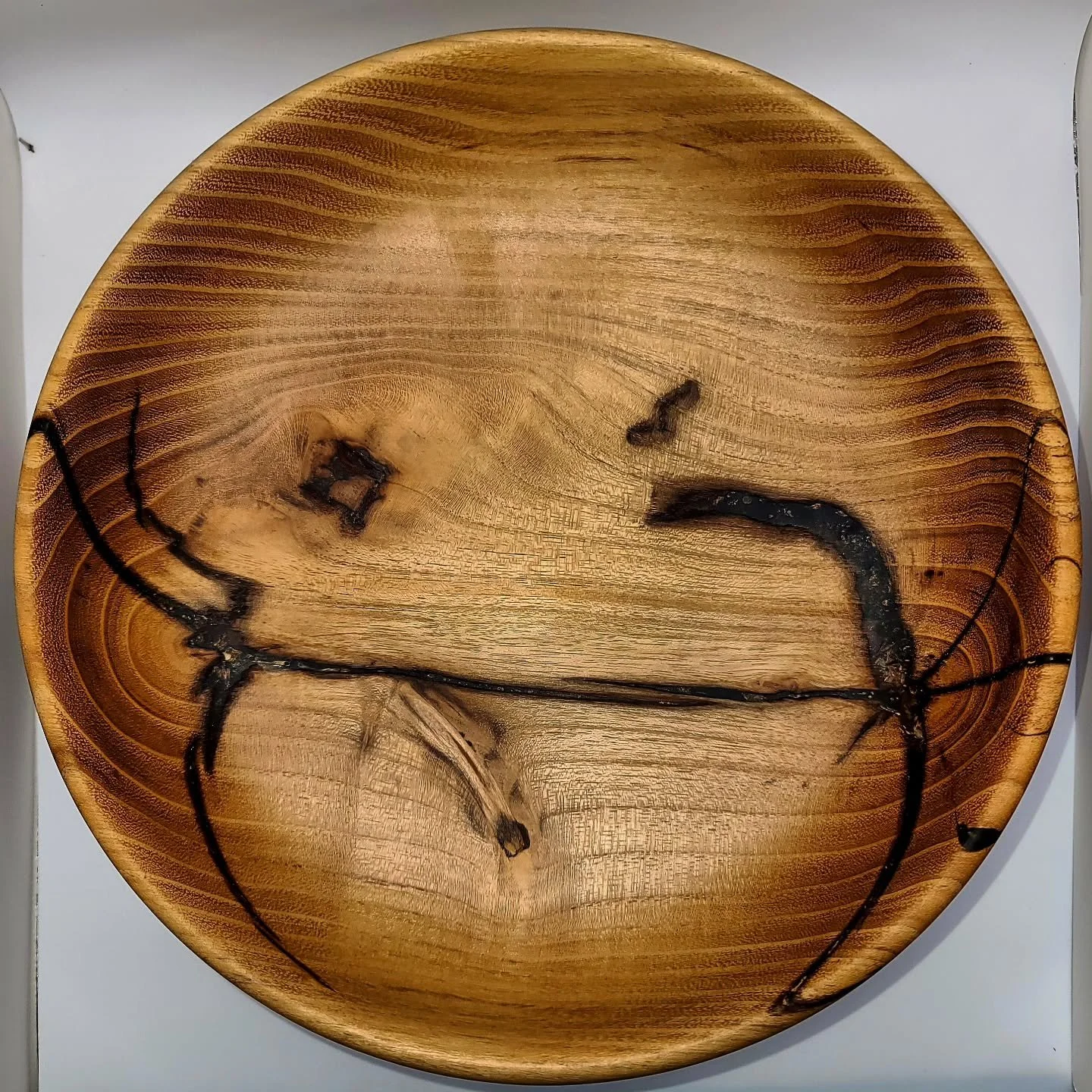From firewood to shallow style salad bowl, this piece of Locust was a tough contender with all the cracks, but with a little love from @starbondadhesives and some @totalboat epoxy she was brought back to whole
.
A little wedding gift for @martyklee a
