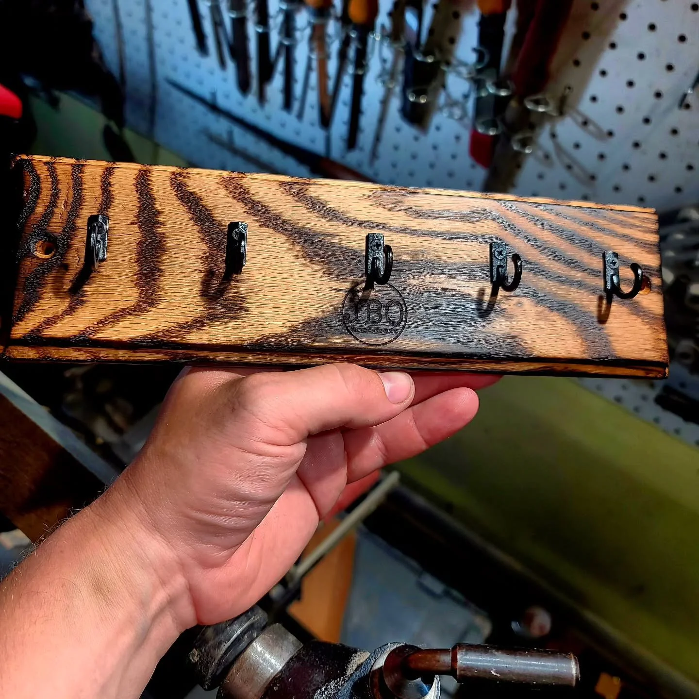 Something a little different from my usual norm, clean and simple Torched Oak Key Hangers
.
For some of my Bartlett Tree boys, @francisco.mupa12 and @cuervsalas 
.
Reclaimed Oak wood flooring
Feugo🔥 by @bernzomatic1876 
Finished with homemade OB shi