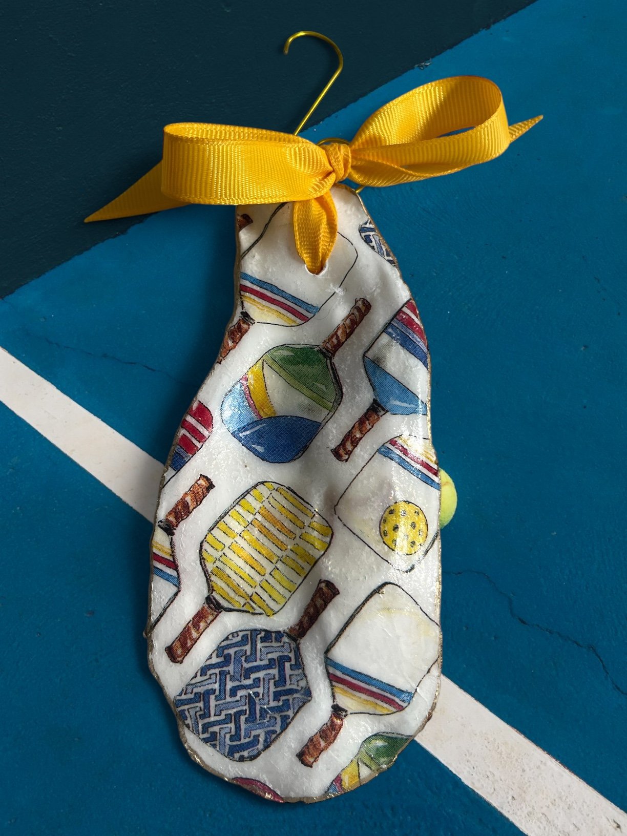 Pickleball Decorative Oyster Shell Ornament