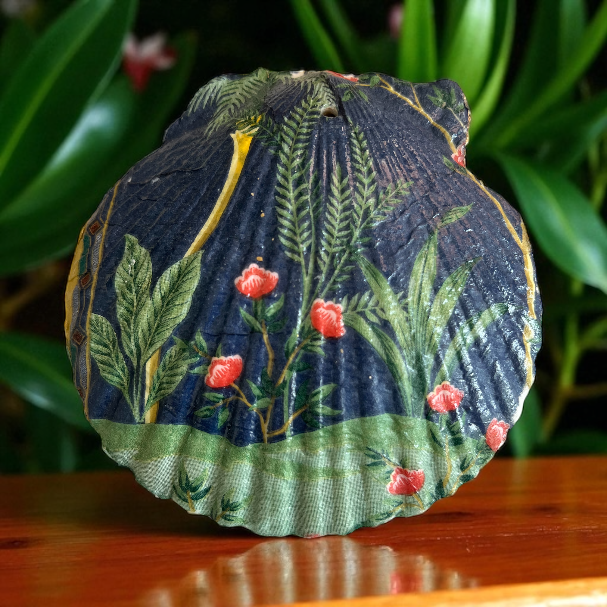 Pair of African Crown Cranes Scallop Shell Jewelry Dish Back