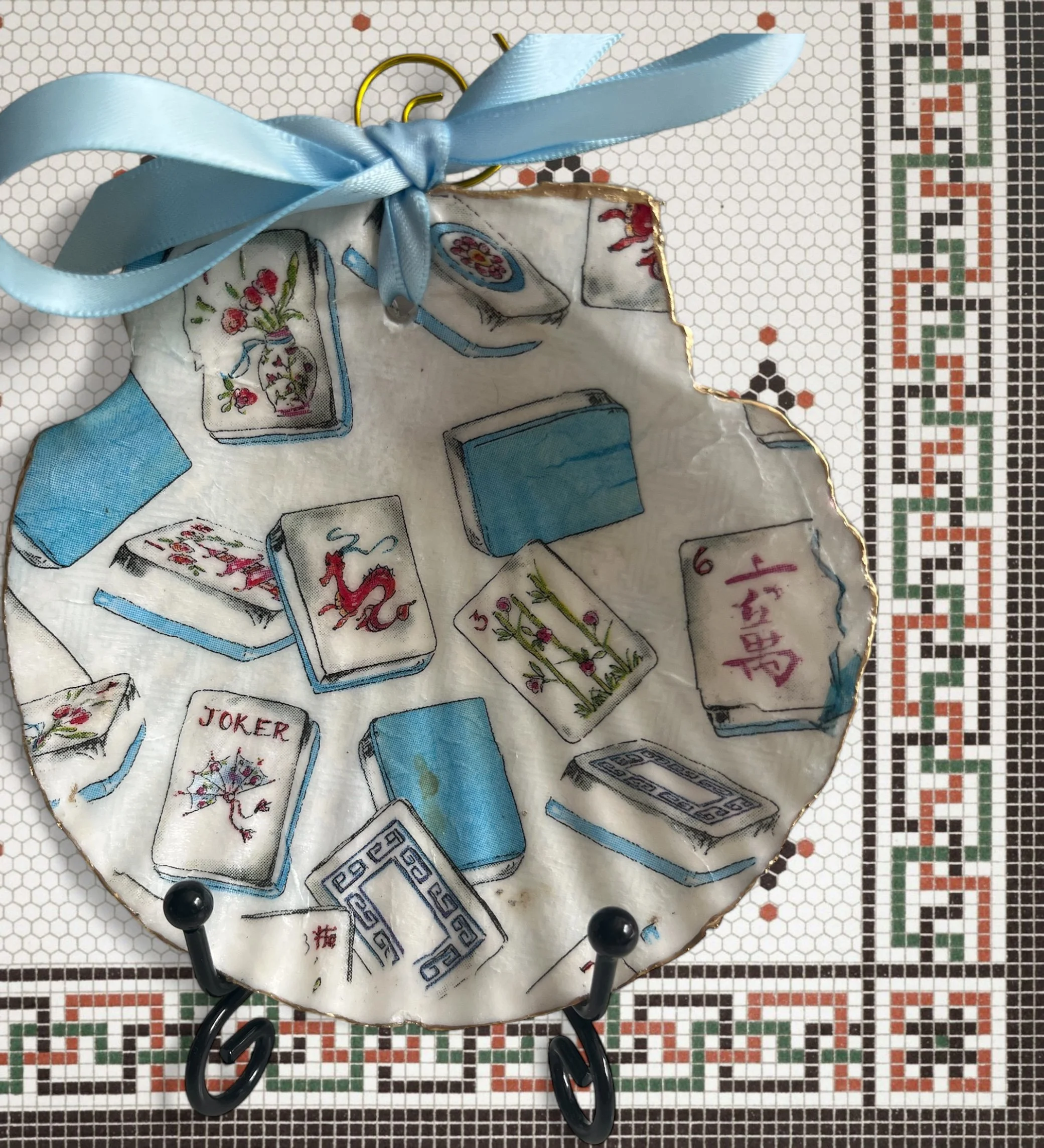 Mahjong Scallop Shell Ornament Front