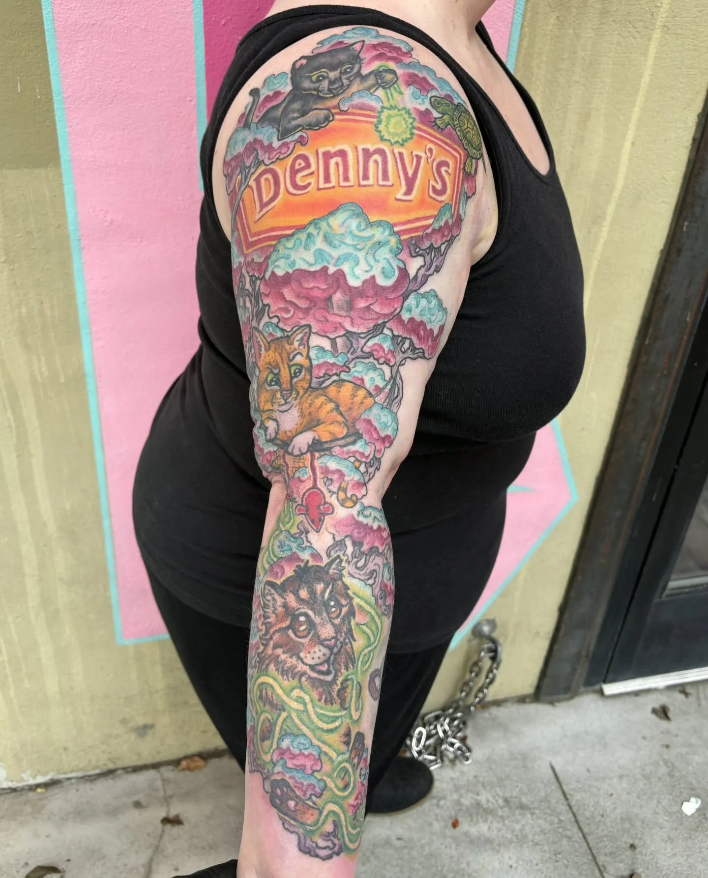 Had so much fun doing this Dennys/cat sleeve for Sheryl 🥞 🐈 

#dennys #cattattoo #sleevetattoo #seattletattoo