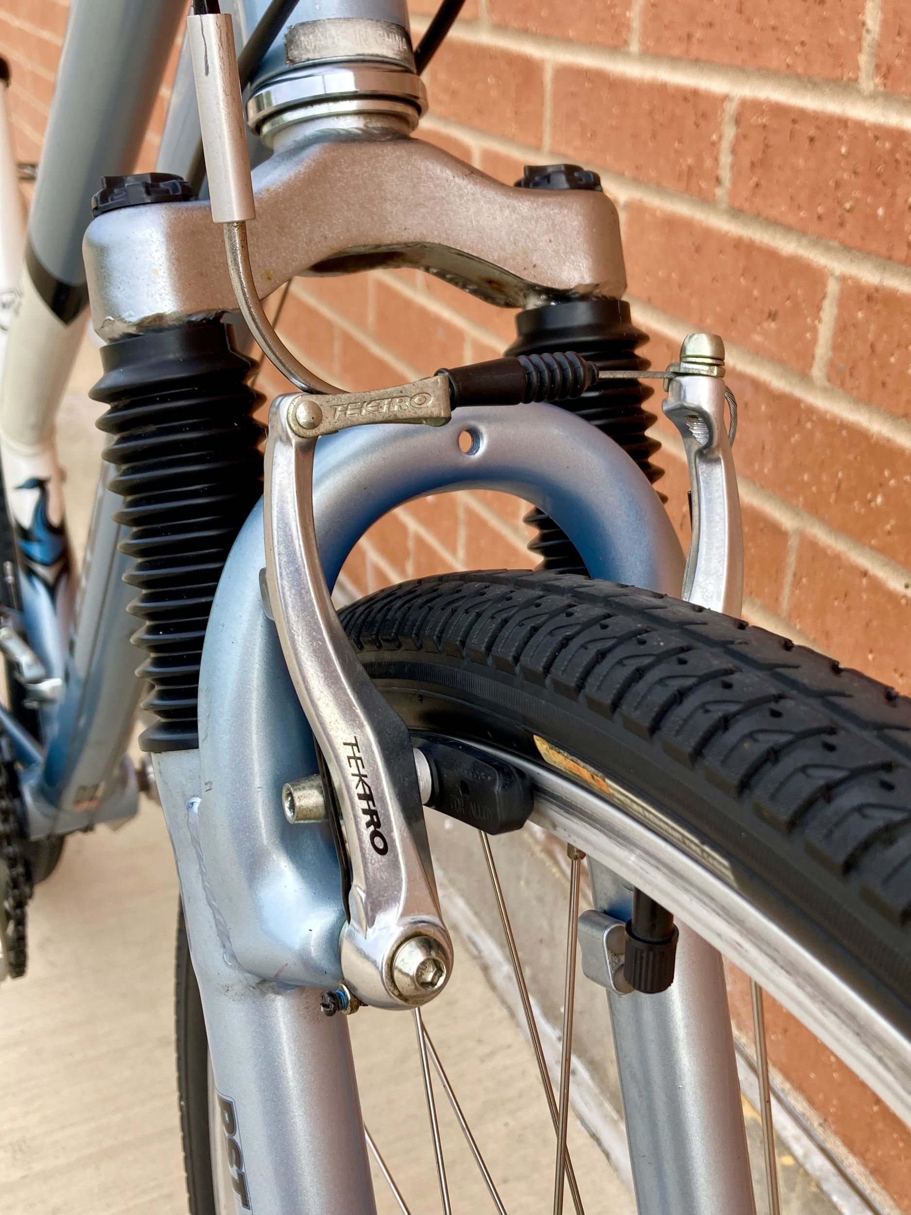10-front-detail.jpg