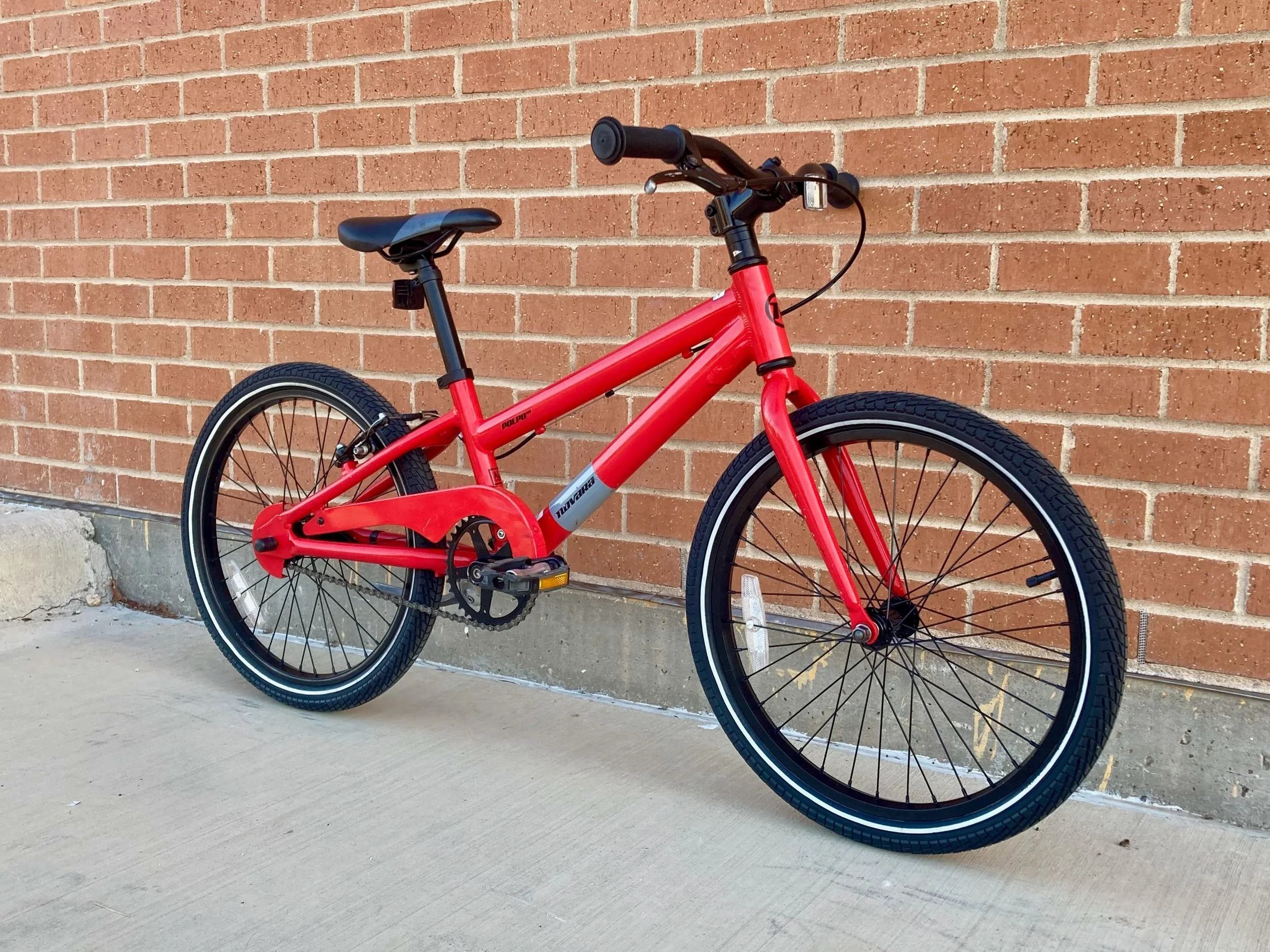 REI Novara Polpo (Ages 6–9), front three-quarter view