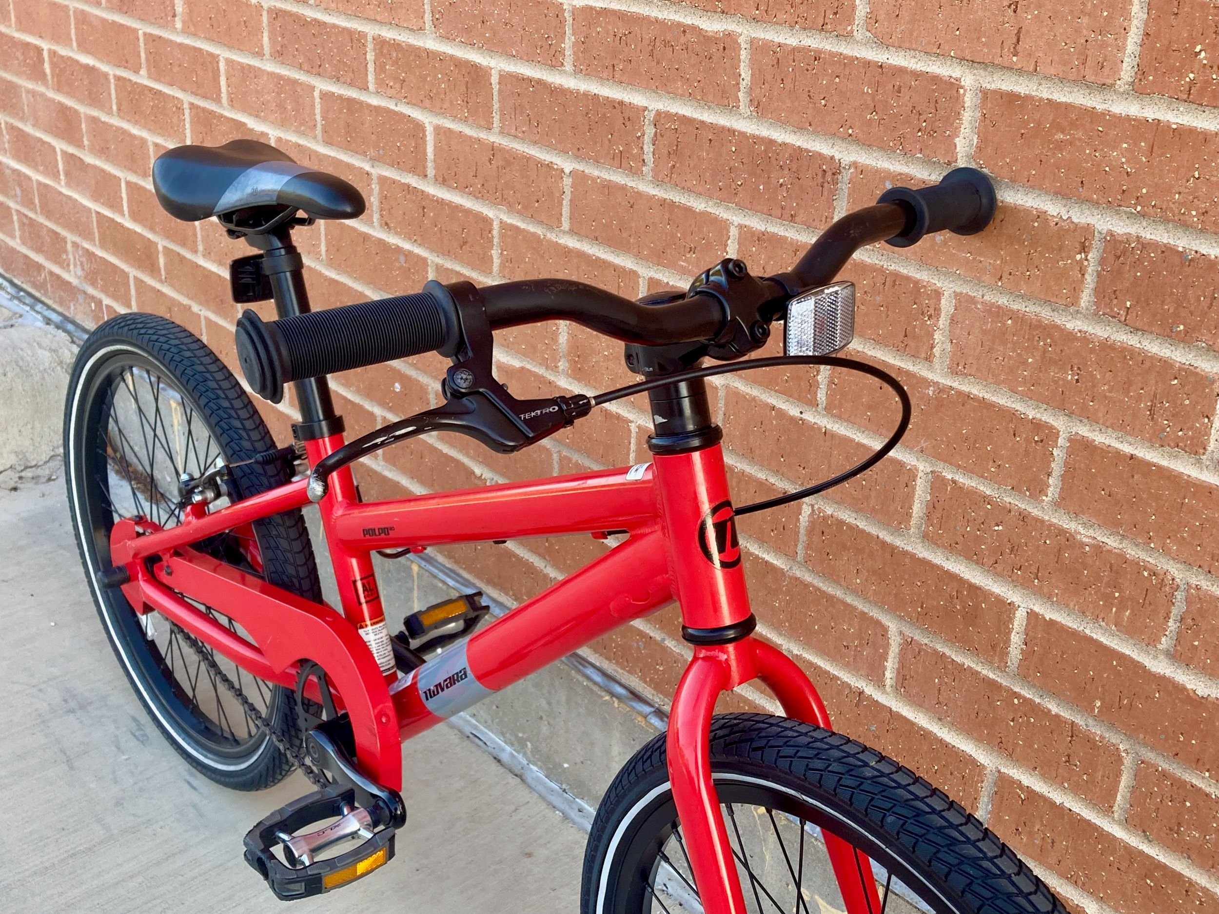 REI Novara Polpo (Ages 6–9), handlebars from the front